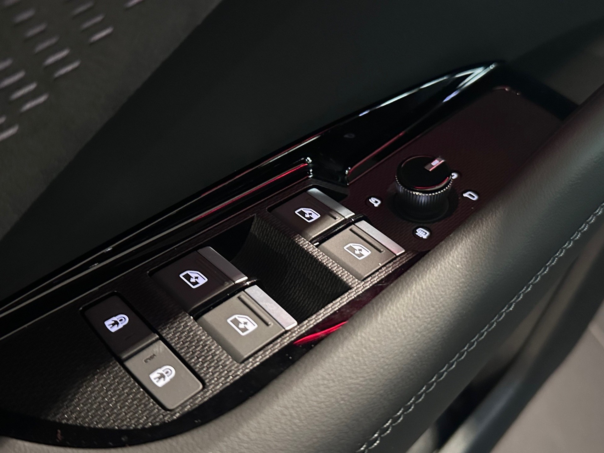 AUDI Q3 SUV e-hybrid 200 kW S tronig-image-13