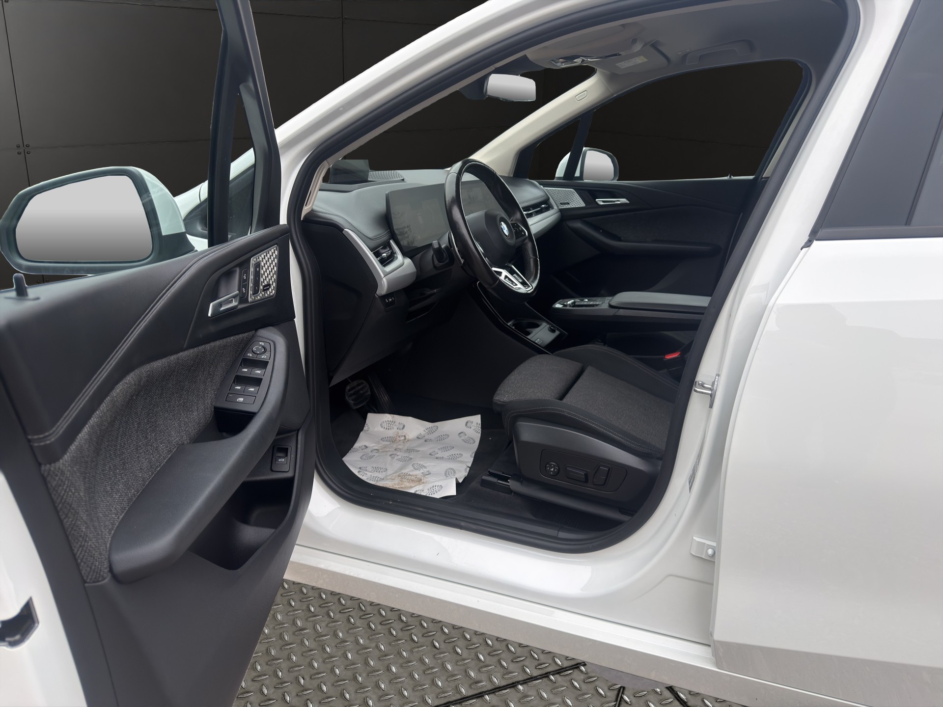BMW 218d Active Tourer M Sport DKG-image-9
