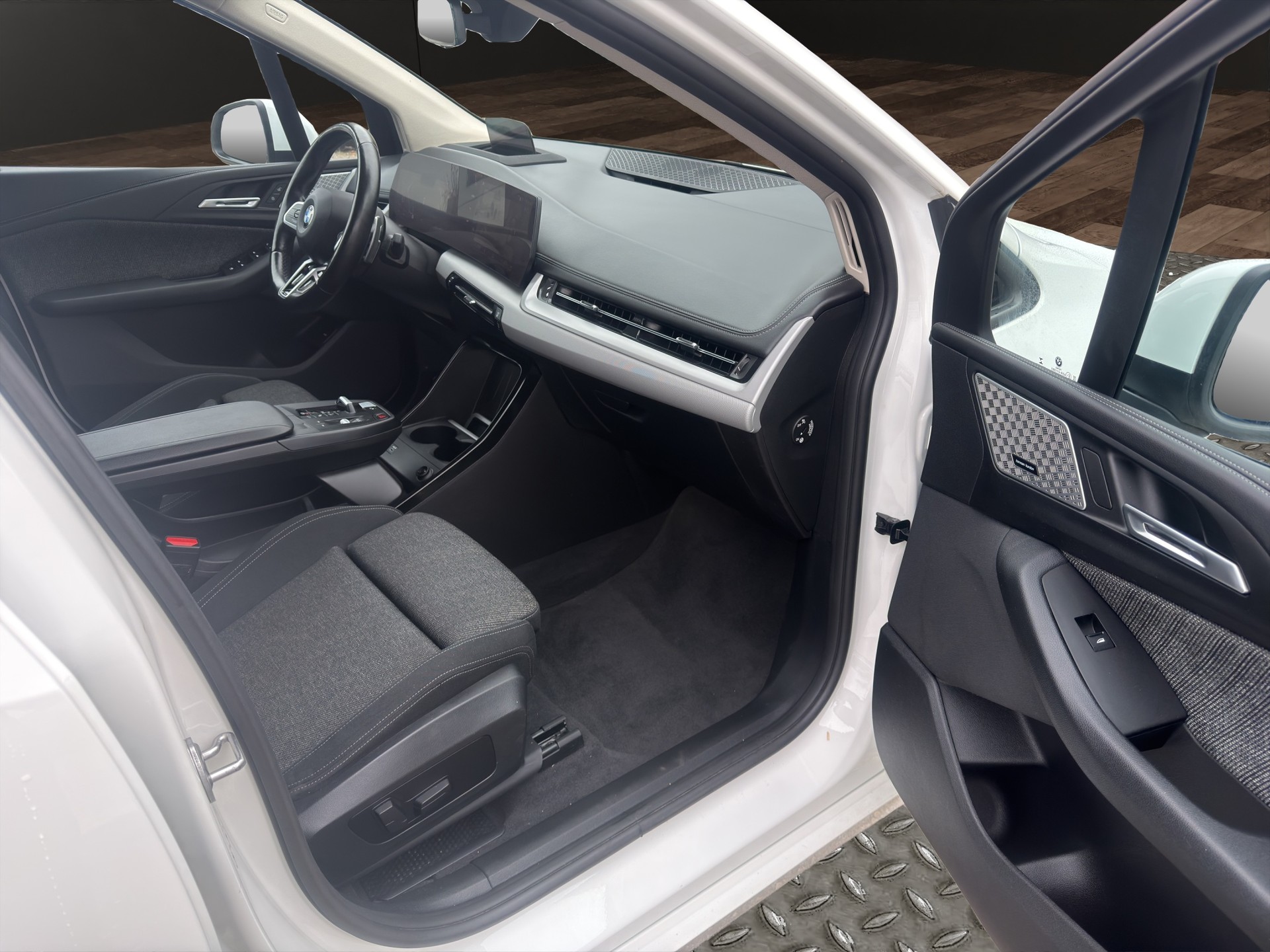 BMW 218d Active Tourer M Sport DKG-image-13