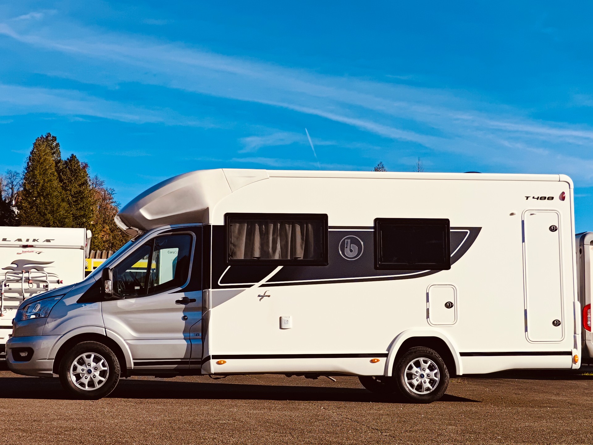 BENIMAR TESSORO 488 NORTHAUTOKAPP Automat -- Hubbett -- Solar -- Vorzelt -- Luftfederung-image-5