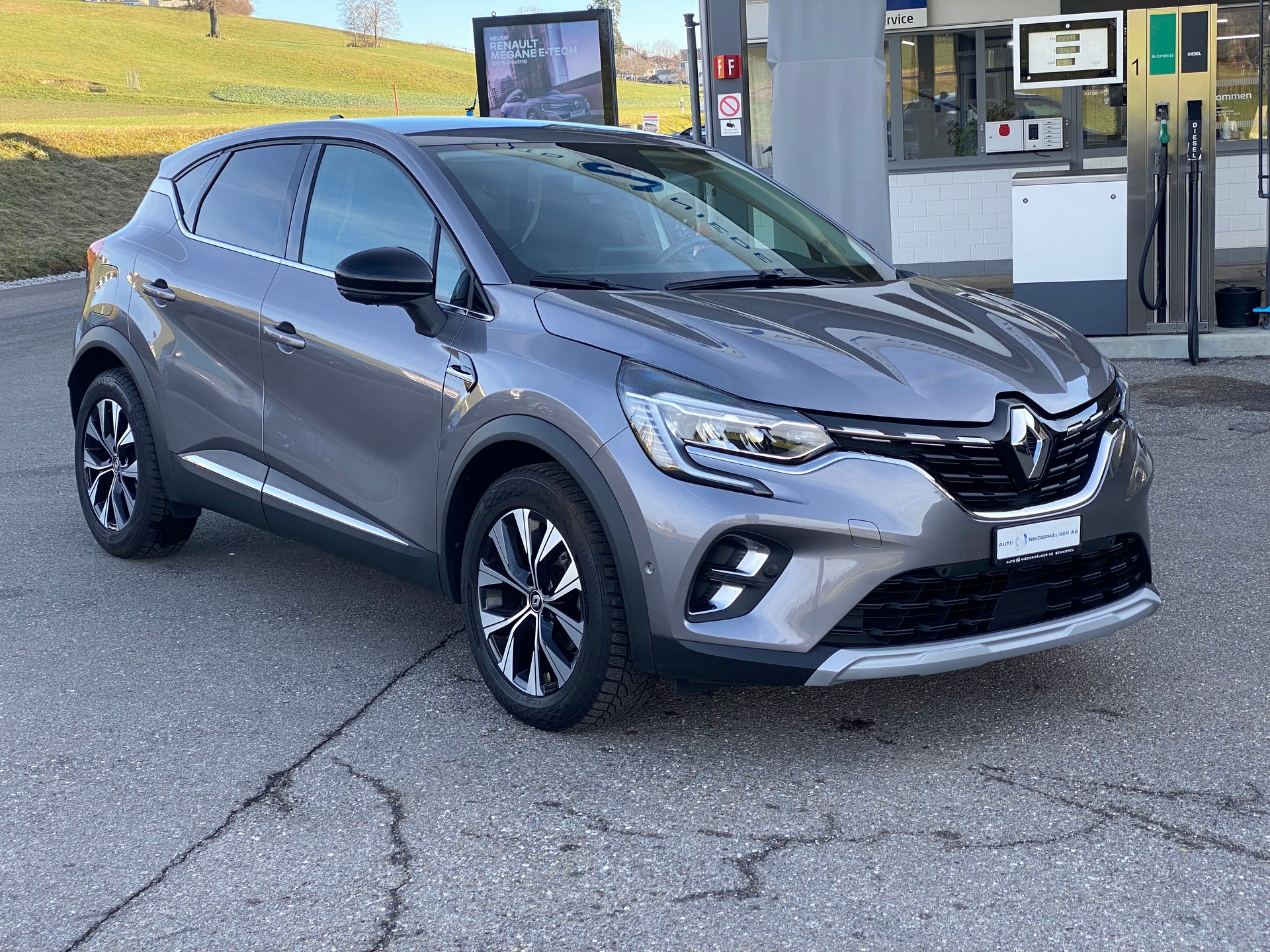 RENAULT Captur 1.3 TCe Techno EDC-image-2