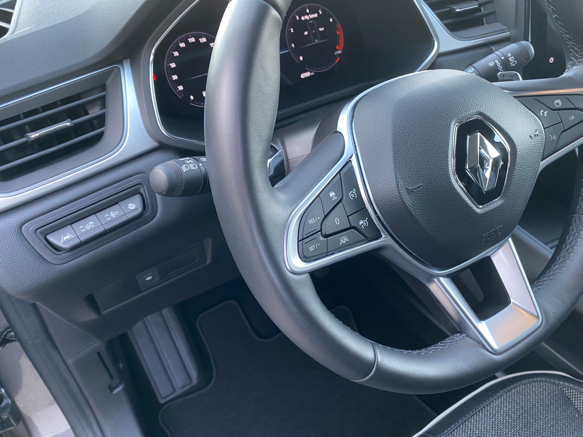 RENAULT Captur 1.3 TCe Techno EDC-image-7