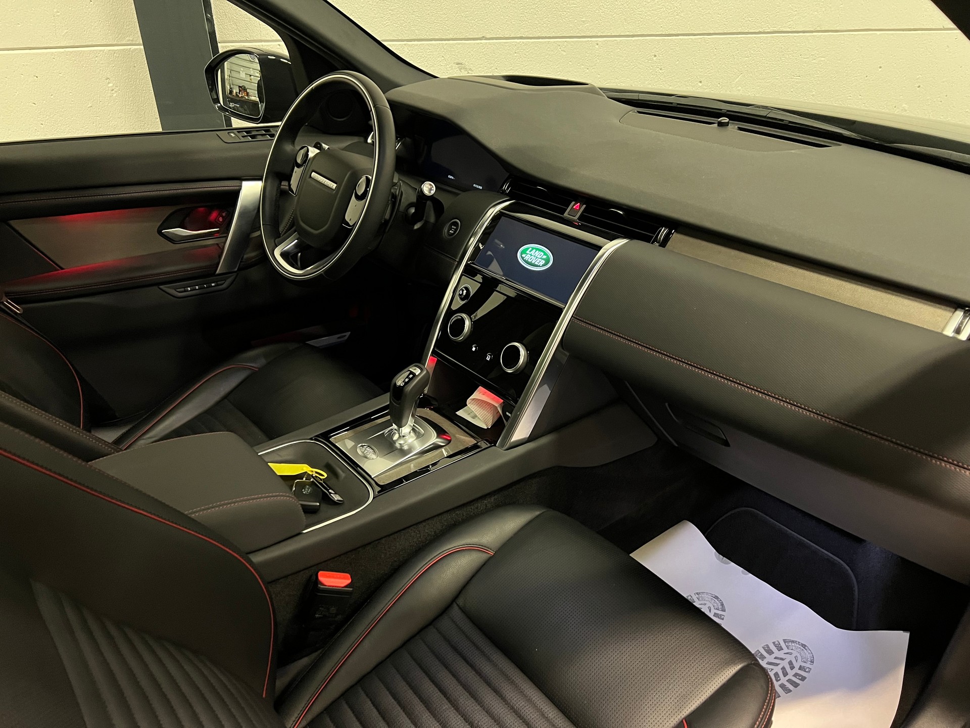 LAND ROVER Discovery Sport R Dyn P250 2.0 Si4 MHEV SE AT9-image-18