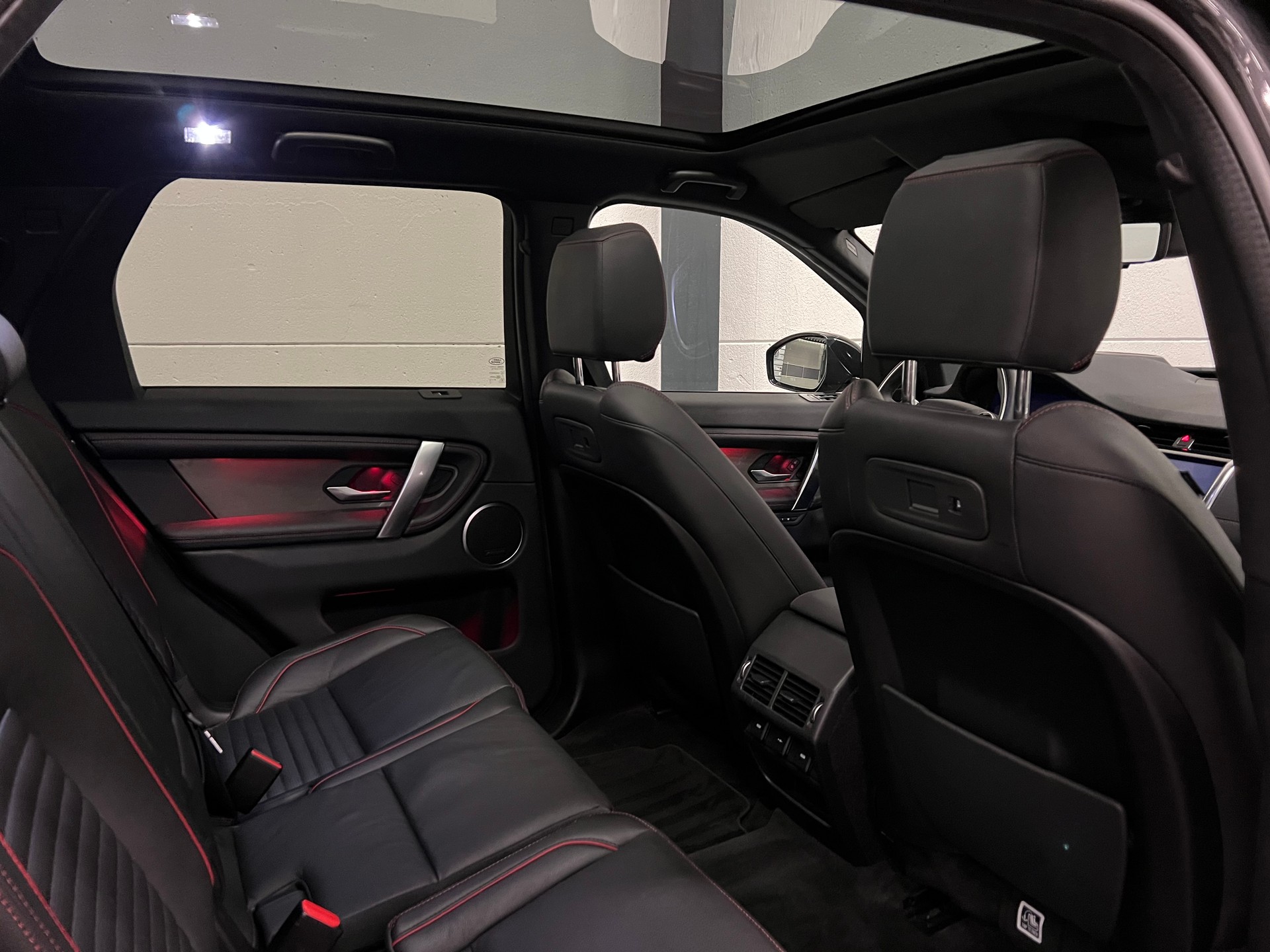 LAND ROVER Discovery Sport R Dyn P250 2.0 Si4 MHEV SE AT9-image-22