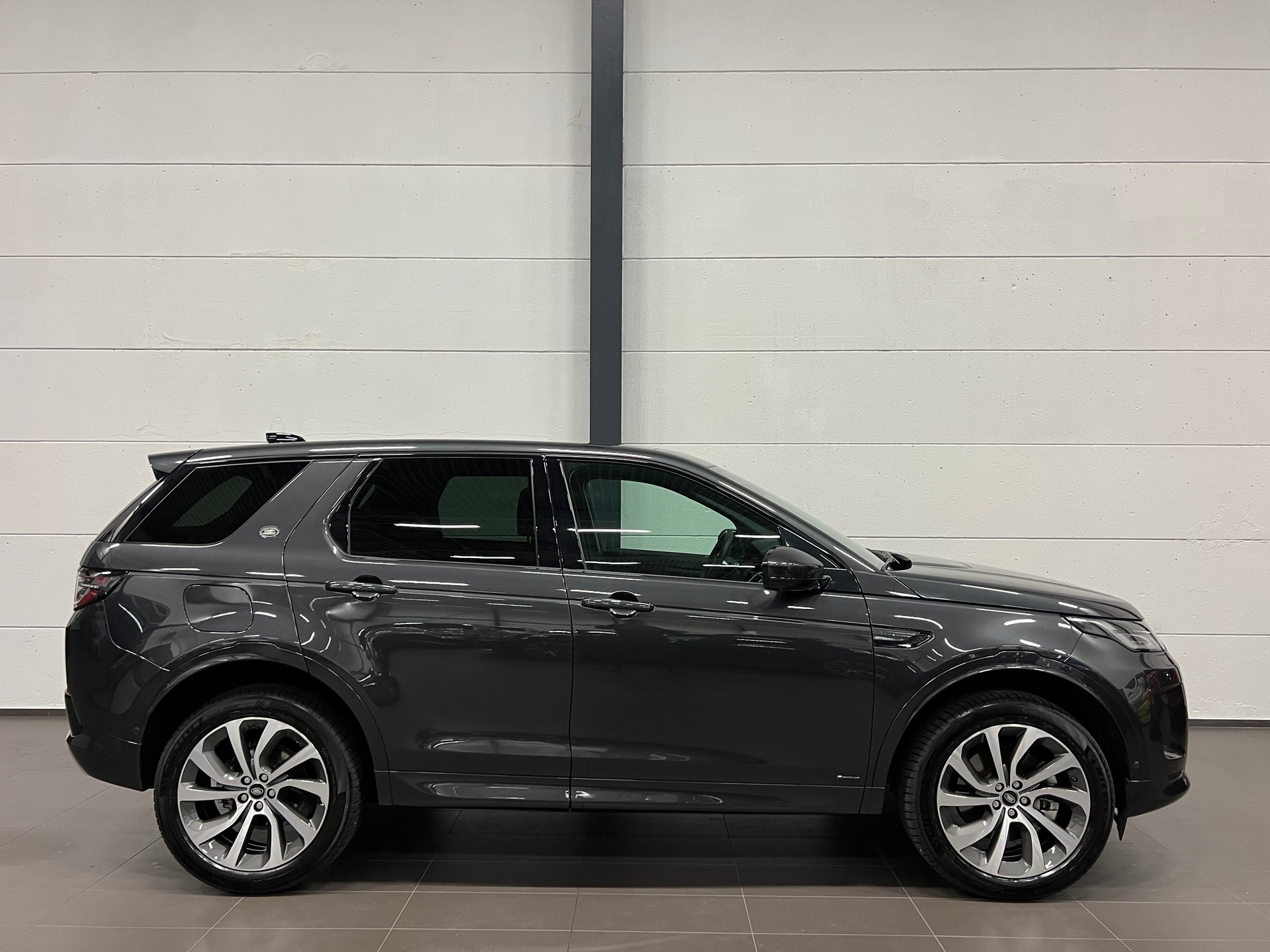 LAND ROVER Discovery Sport R Dyn P250 2.0 Si4 MHEV SE AT9-image-8