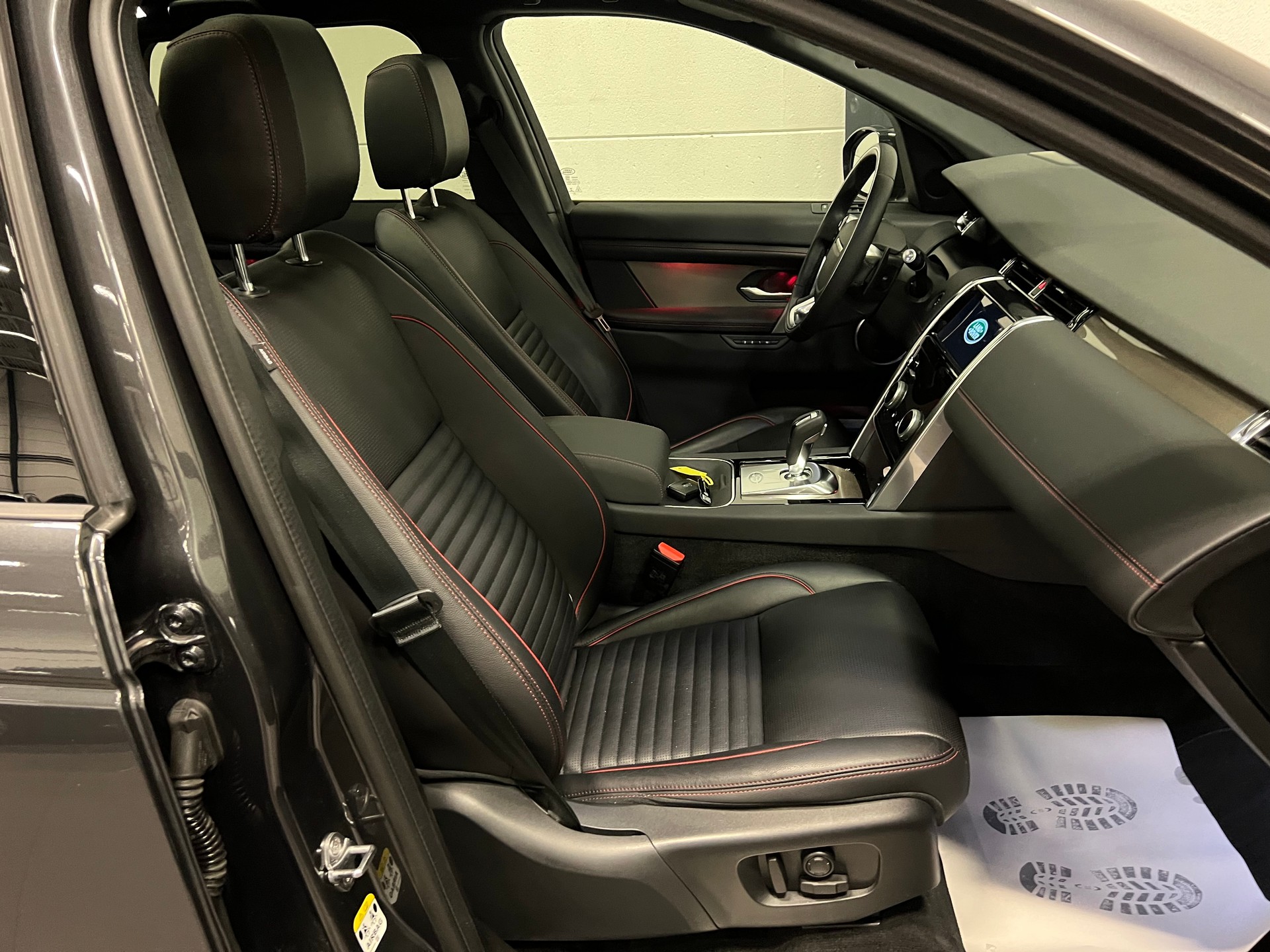 LAND ROVER Discovery Sport R Dyn P250 2.0 Si4 MHEV SE AT9-image-19