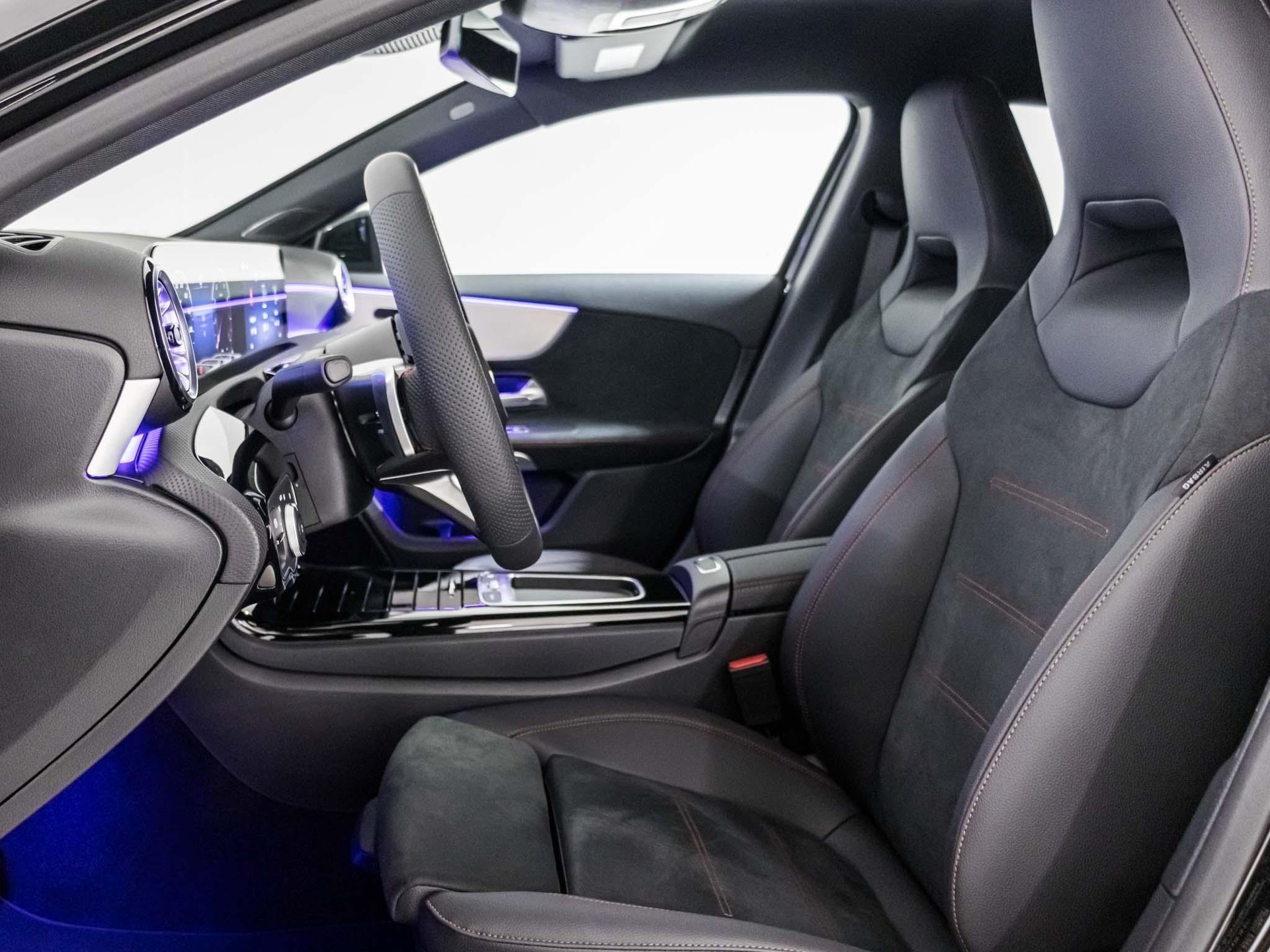 MERCEDES-BENZ A 250 4MATIC-image-6