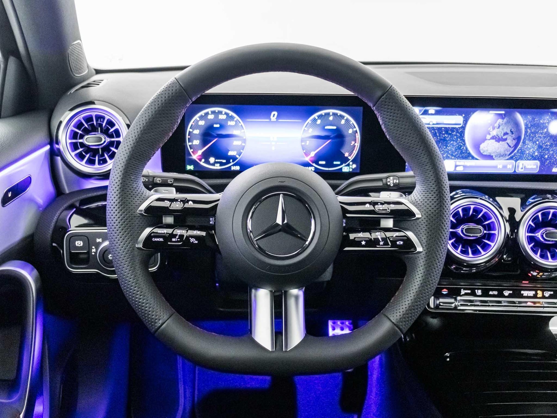 MERCEDES-BENZ A 250 4MATIC-image-9