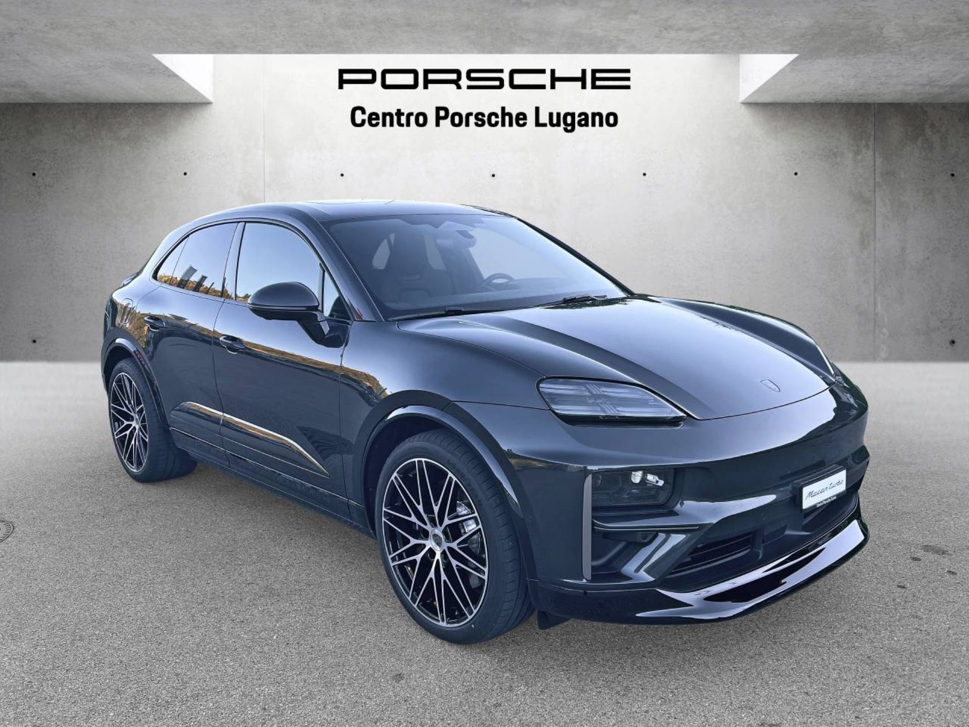 PORSCHE Macan Turbo-image-5