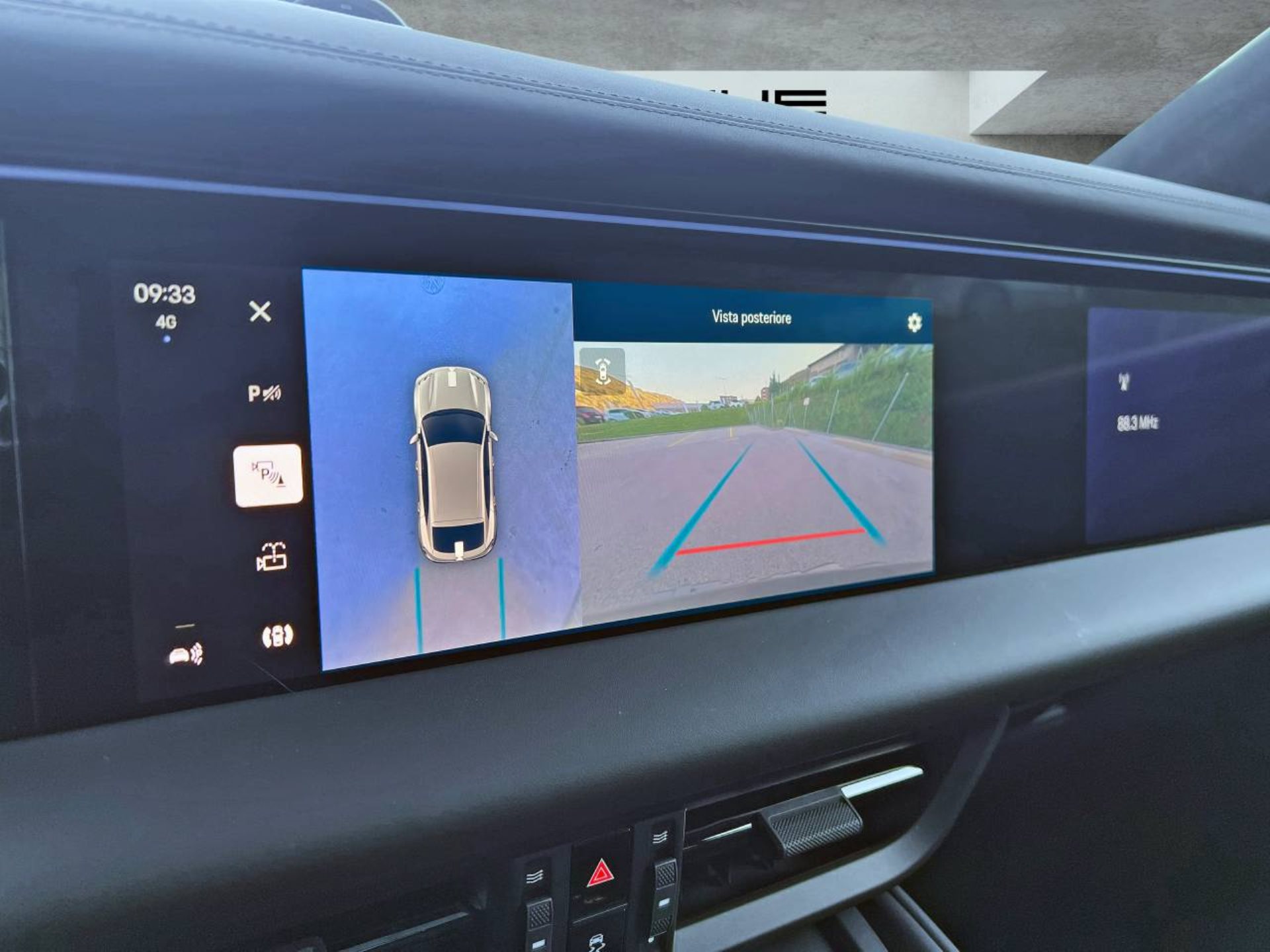PORSCHE Macan Turbo-image-20
