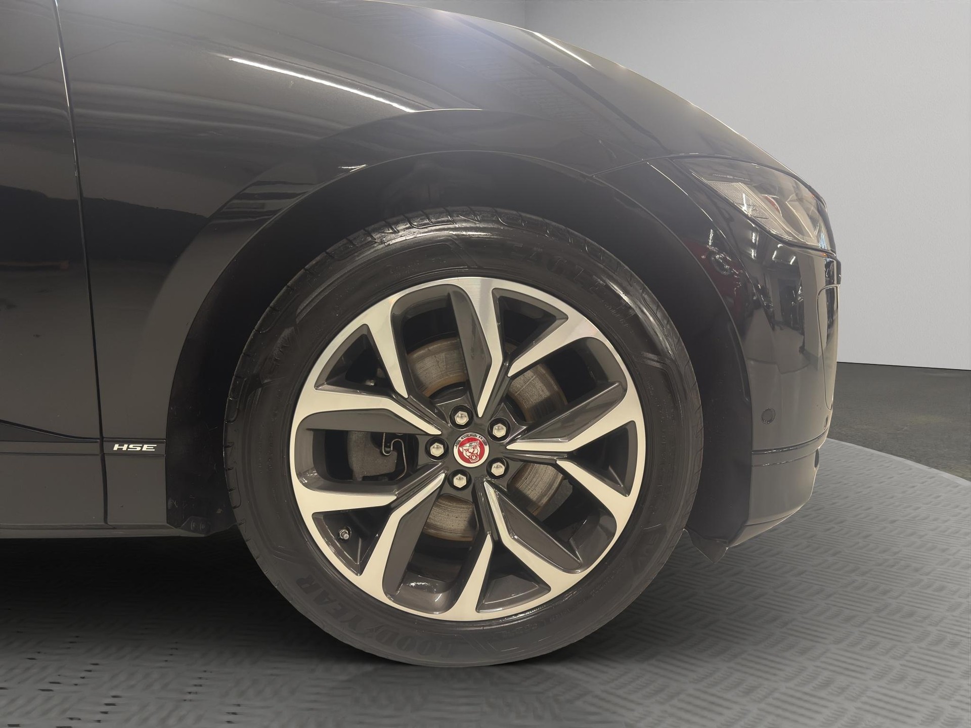JAGUAR I-Pace EV400 HSE AWD-image-6