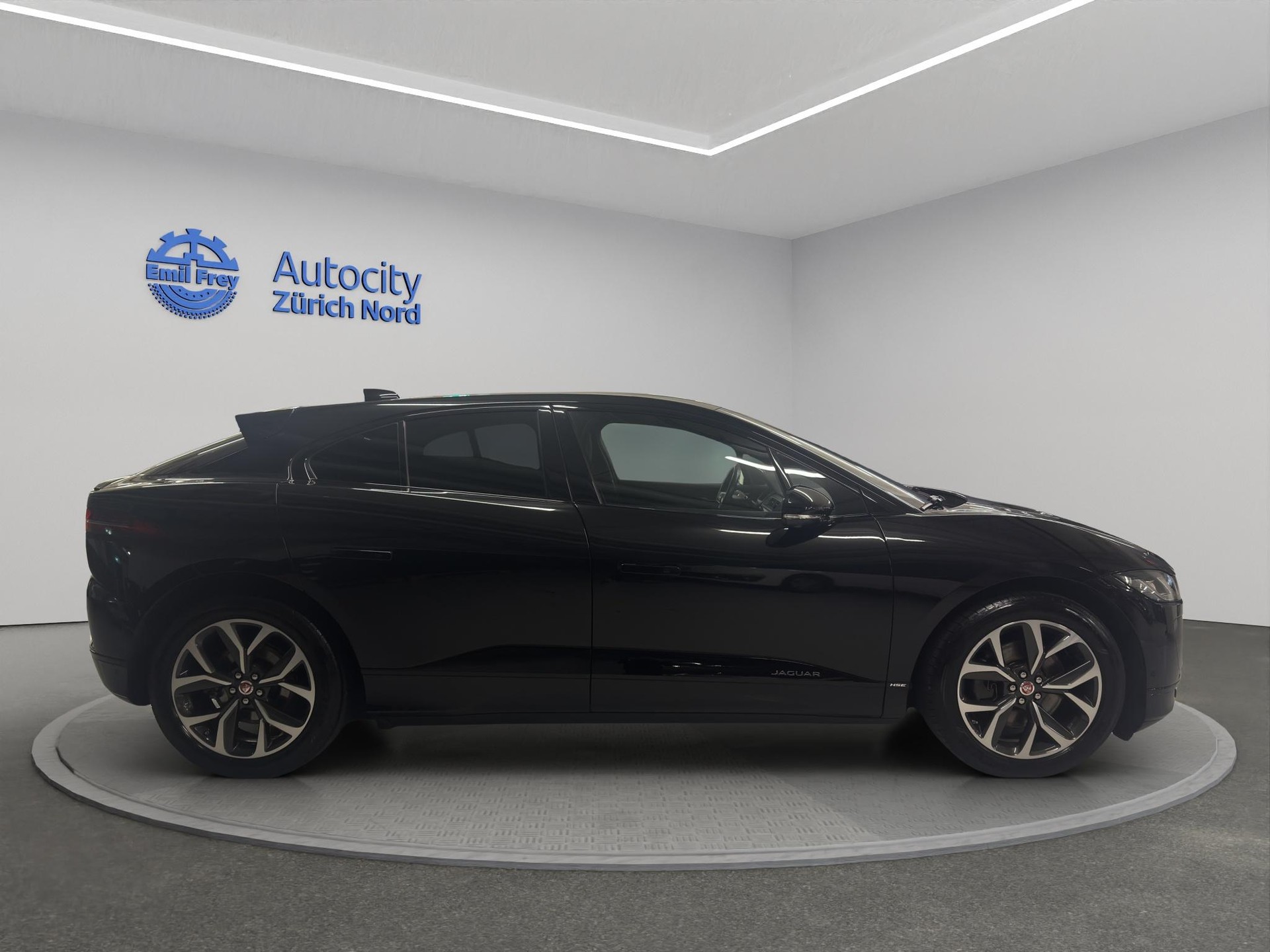 JAGUAR I-Pace EV400 HSE AWD-image-4
