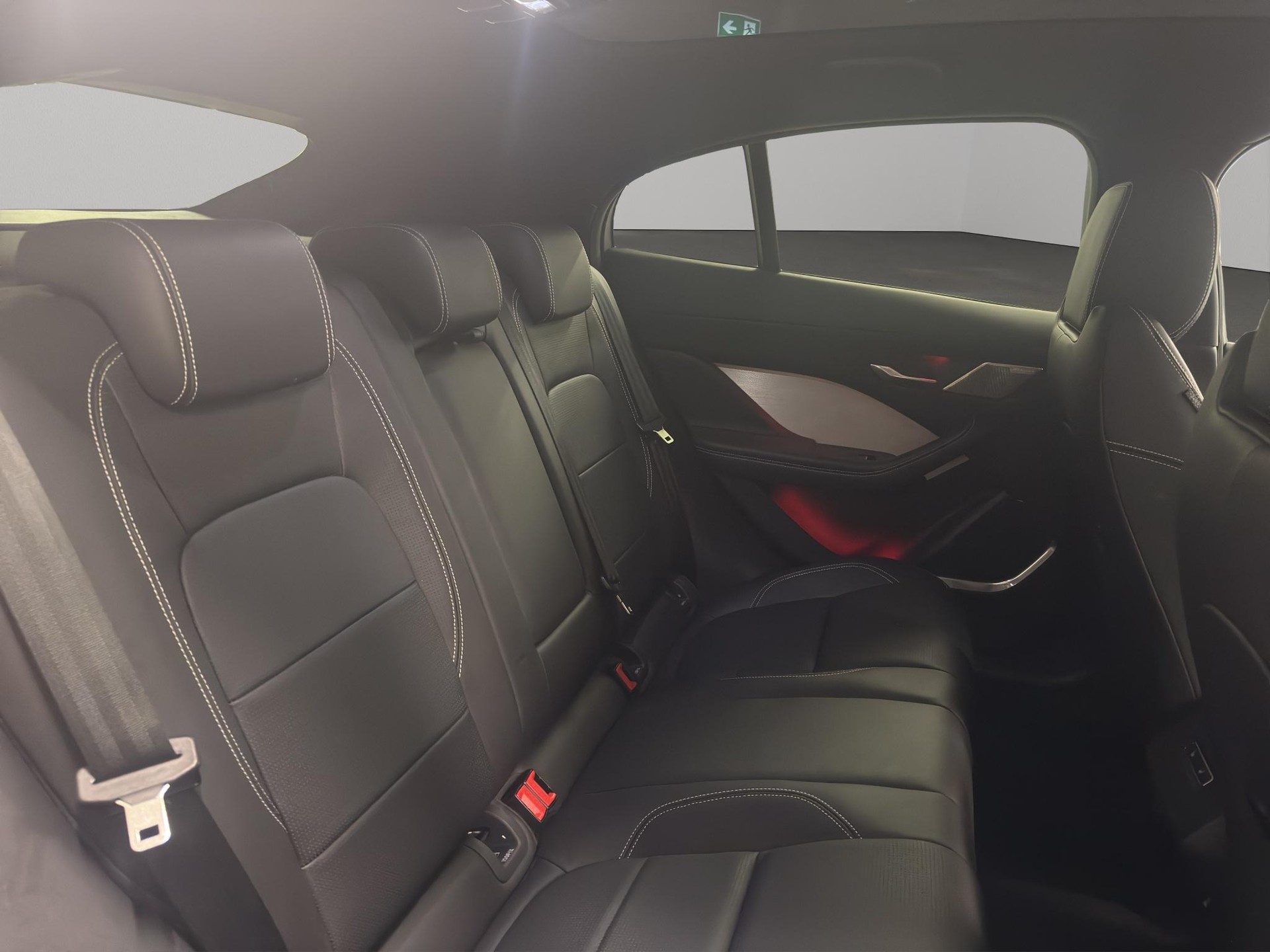 JAGUAR I-Pace EV400 HSE AWD-image-11