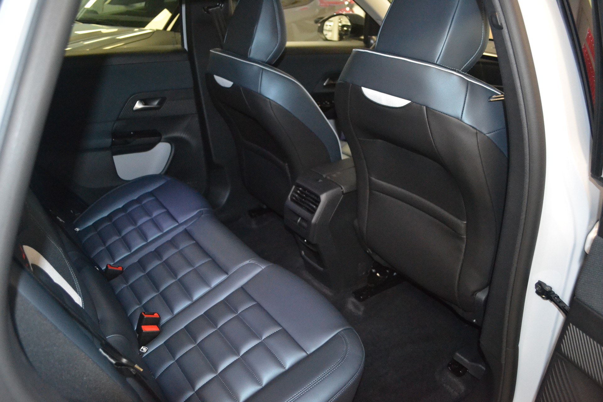 CITROEN C5 Aircross Max 1.2 MHEV-image-7