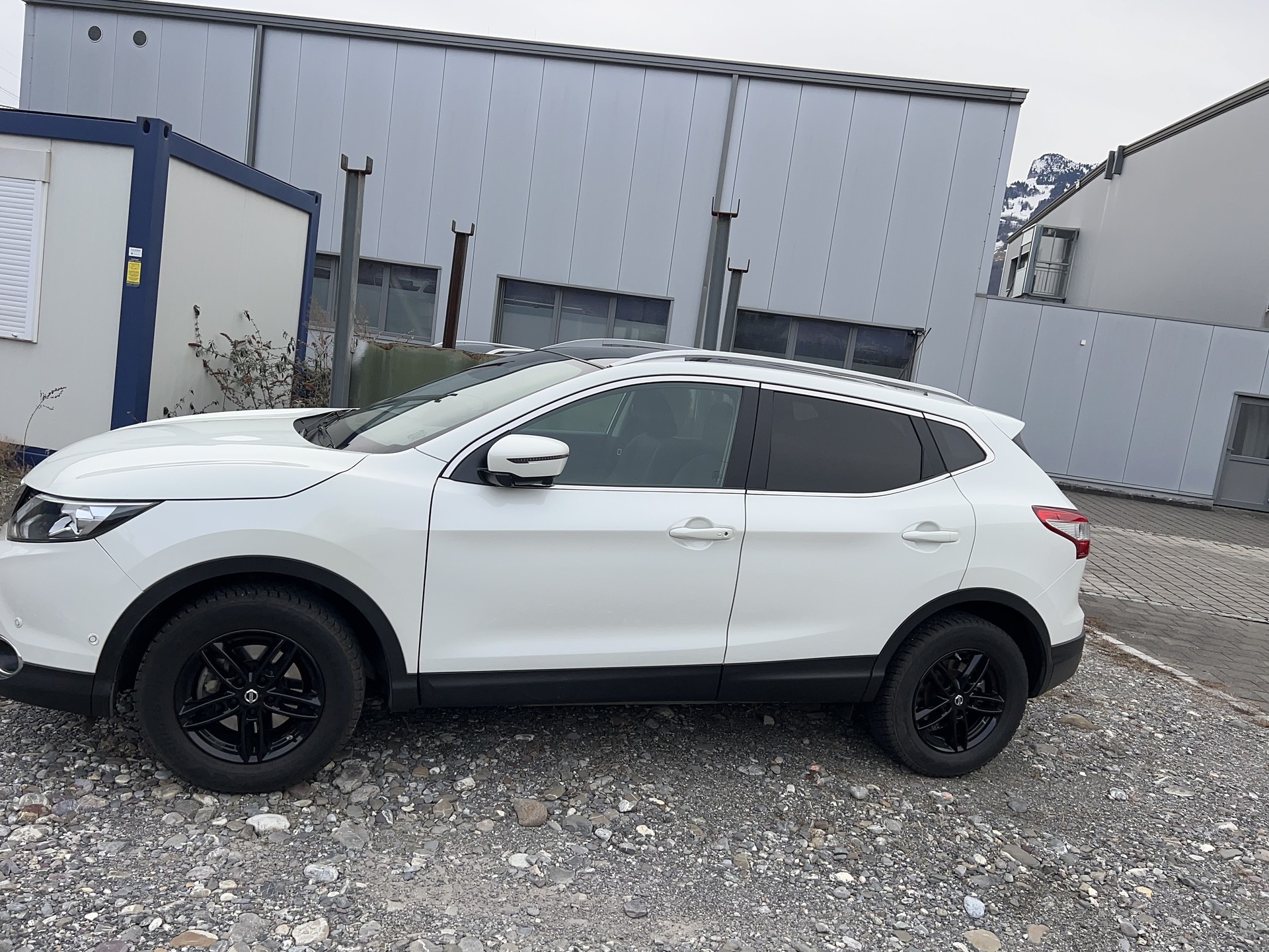 NISSAN Qashqai 1.2 DIG-T N-Connecta Xtronic CVT-image-2