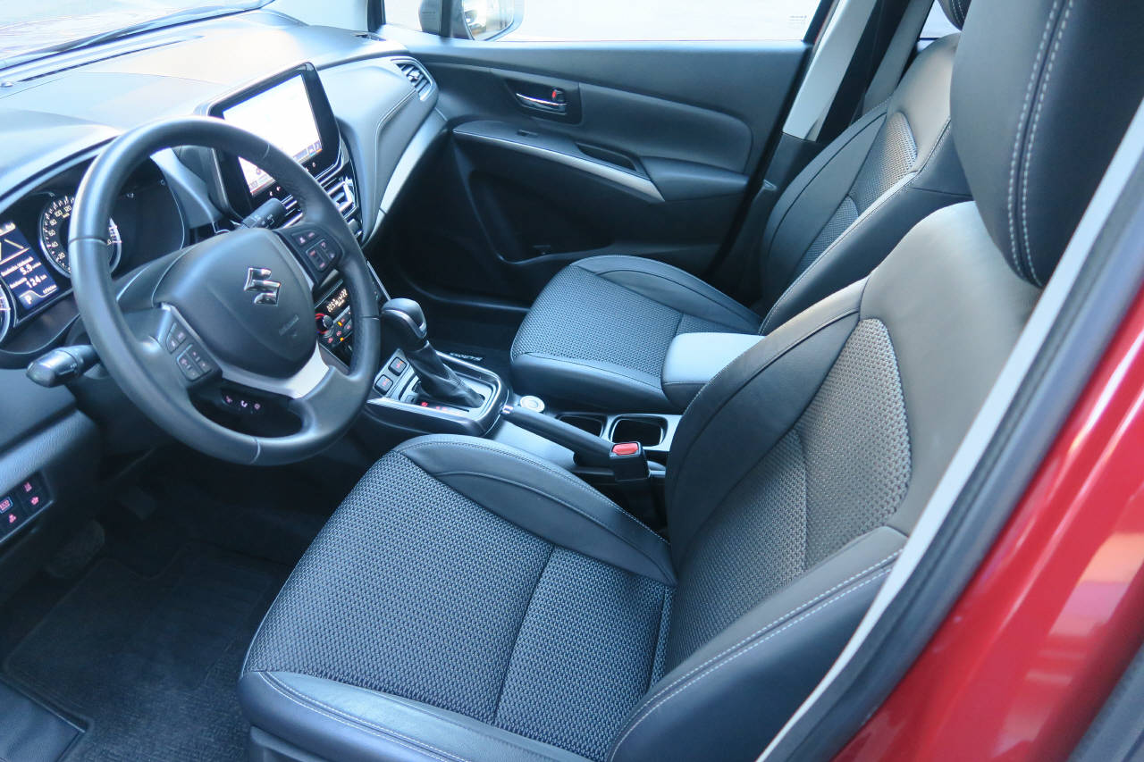 SUZUKI S-Cross 1.5 Compact Top Hybrid 4x4-image-3