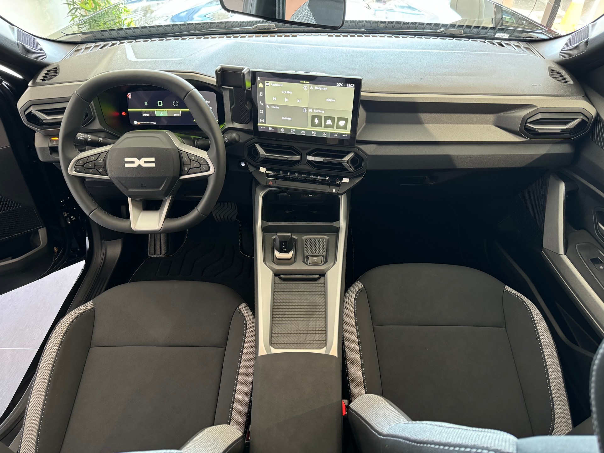 DACIA BIGSTER journey hybrid 155-image-6