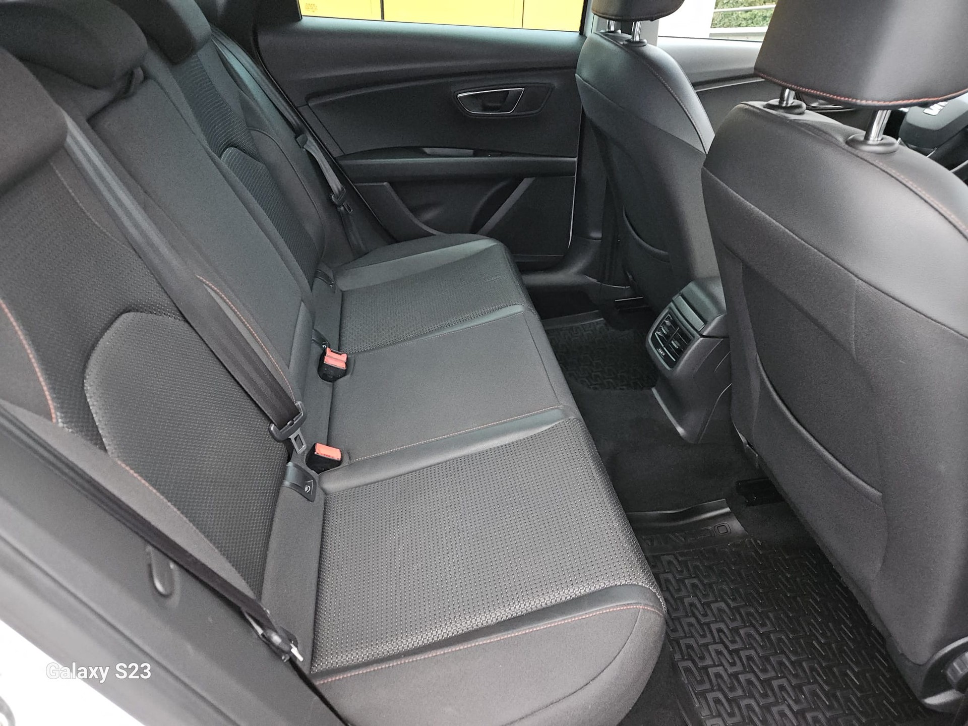 SEAT Leon ST 1.4 TSI FR-image-8