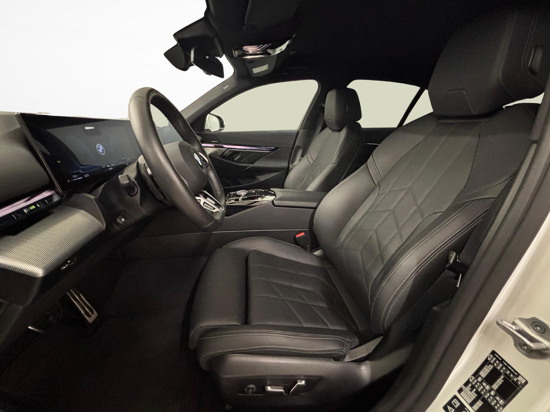 BMW 520d xDrive M-Sport 48V-image-6