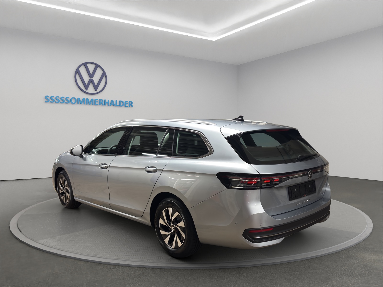 VW Passat Variant 1.5 eTSI evo2 Business DSG-image-2