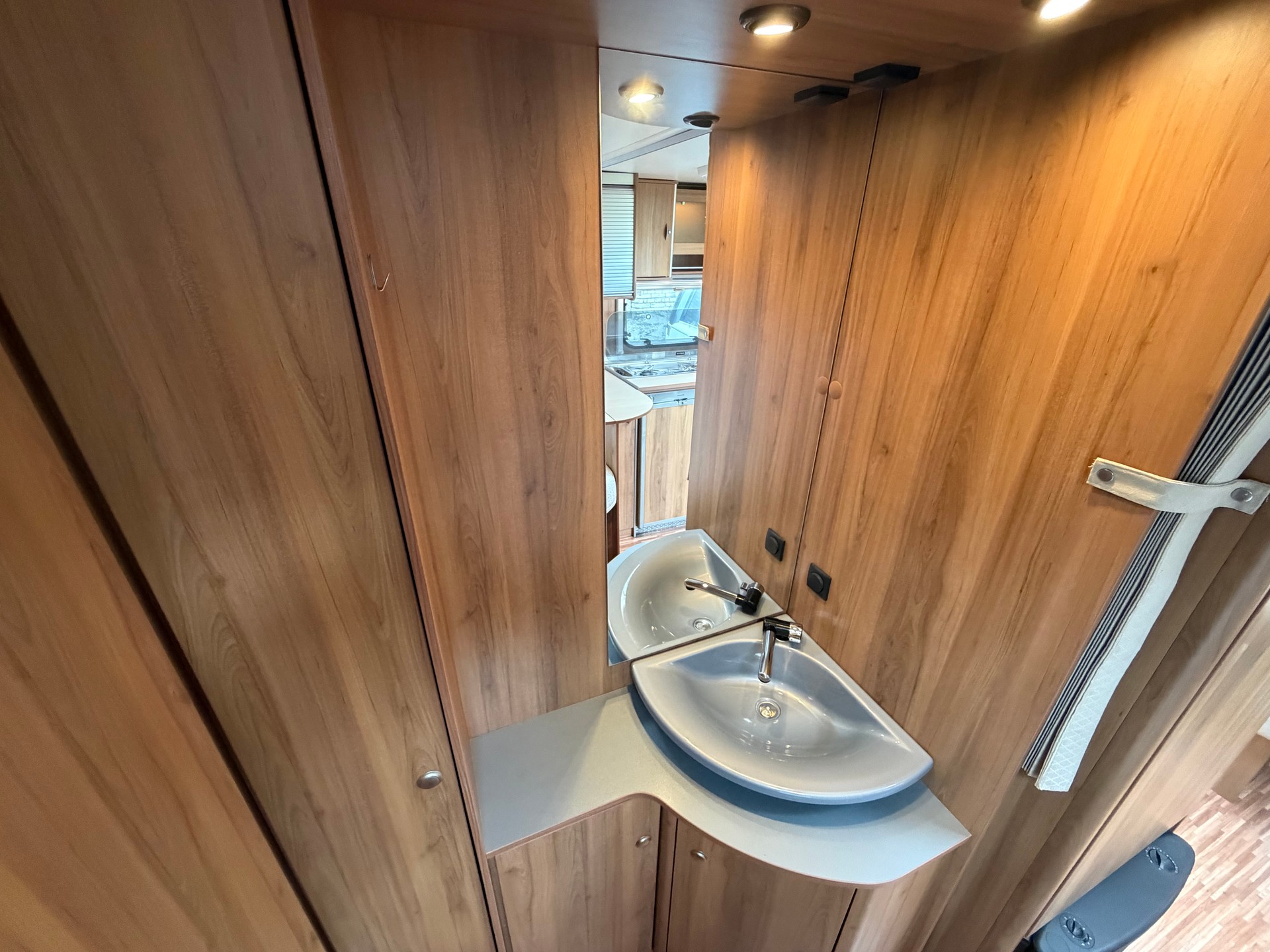 BÜRSTNER Averso 460 TS-image-10