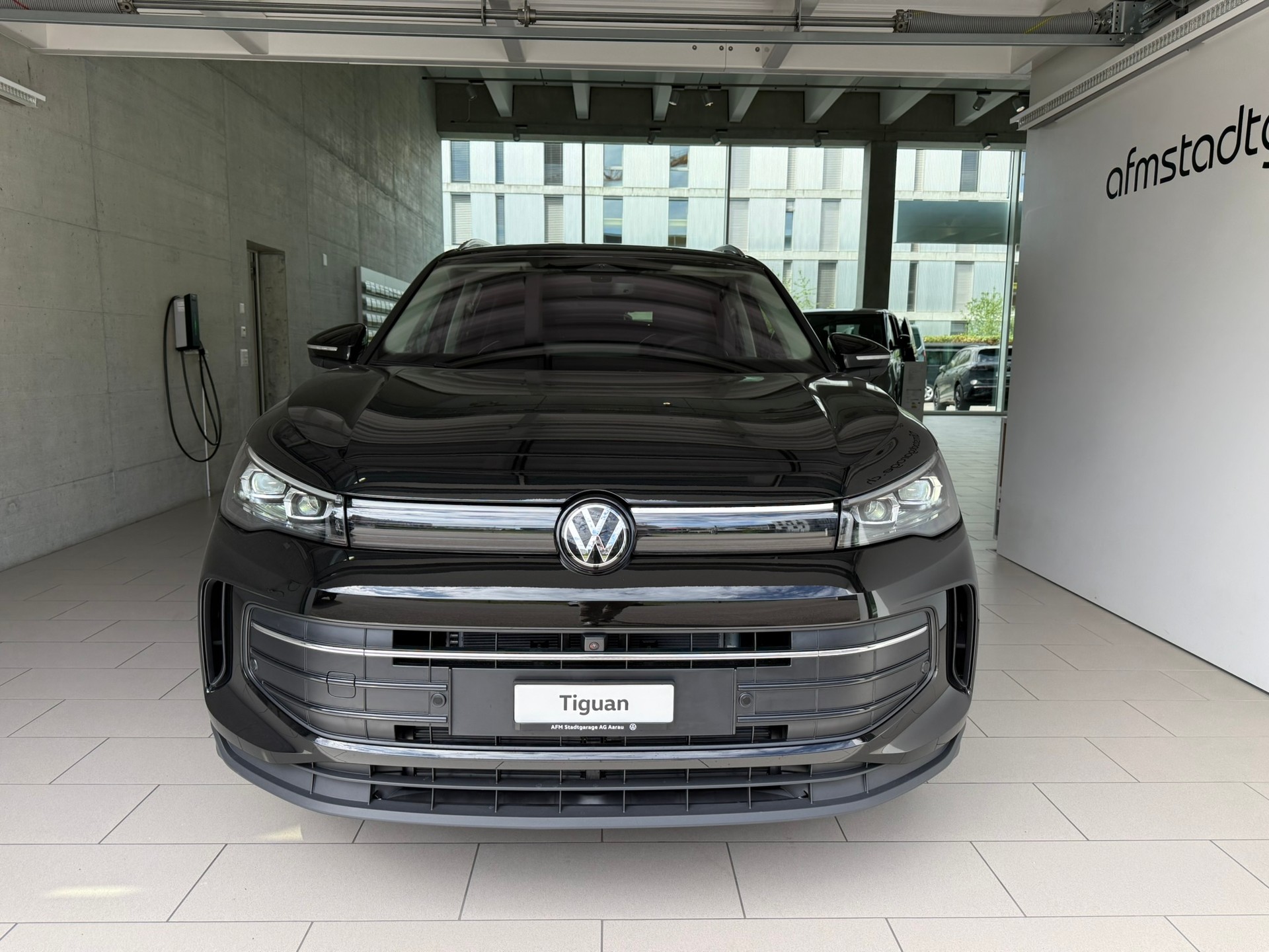 VW Tiguan 2.0 TSI DSG United 4Motion-showroom-element-1