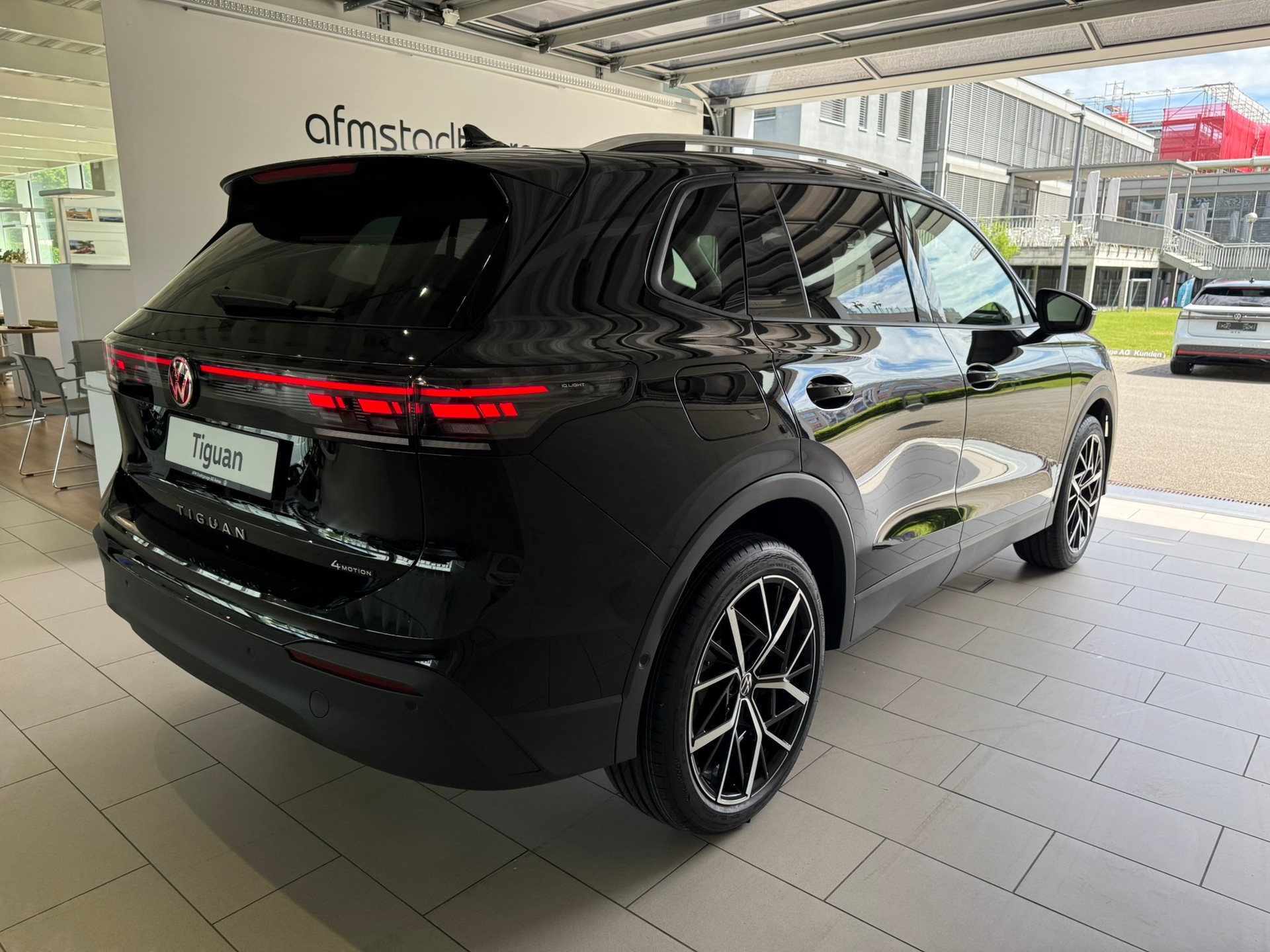 VW Tiguan 2.0 TSI DSG United 4Motion-image-6