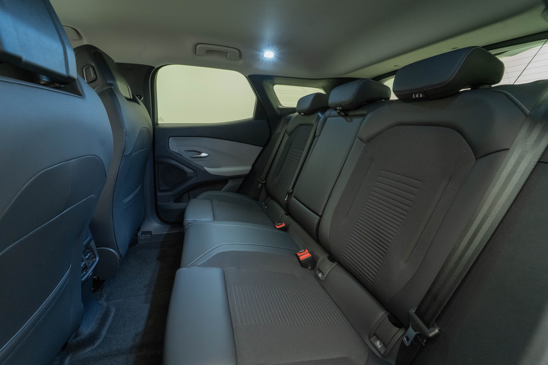 FORD Explorer Extended Range Premium AWD-image-8