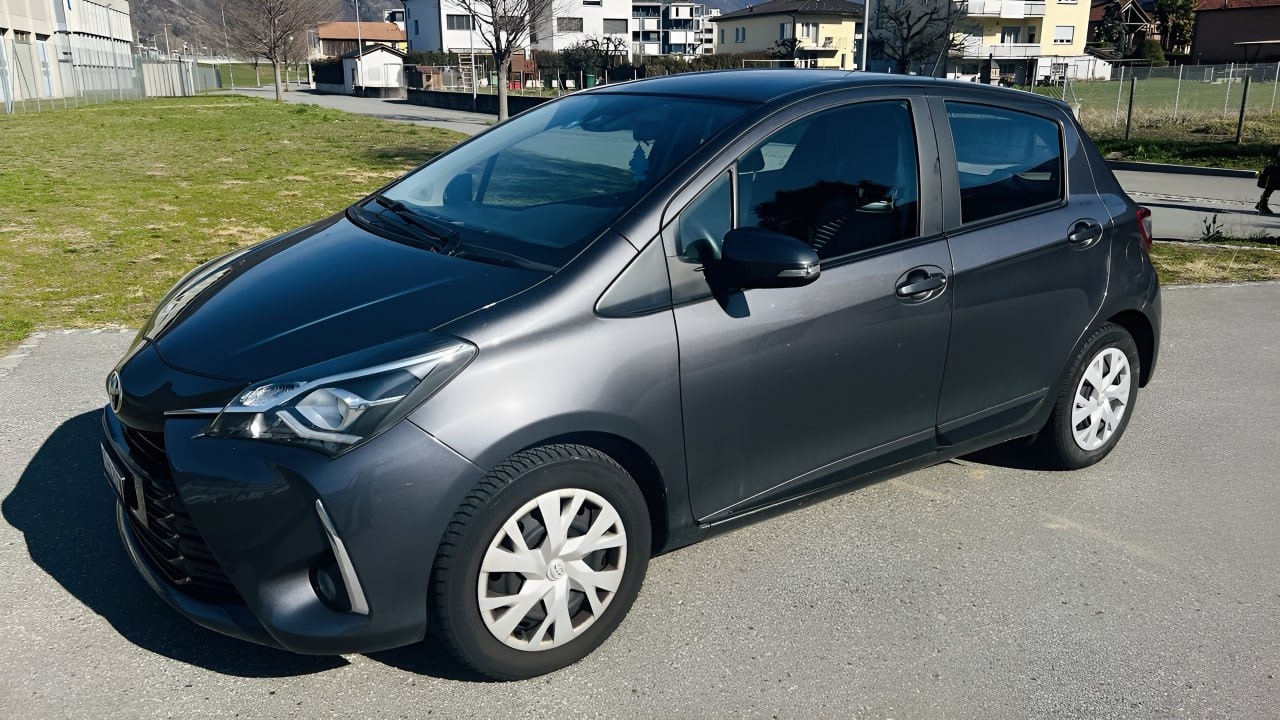 TOYOTA YARIS-image-0