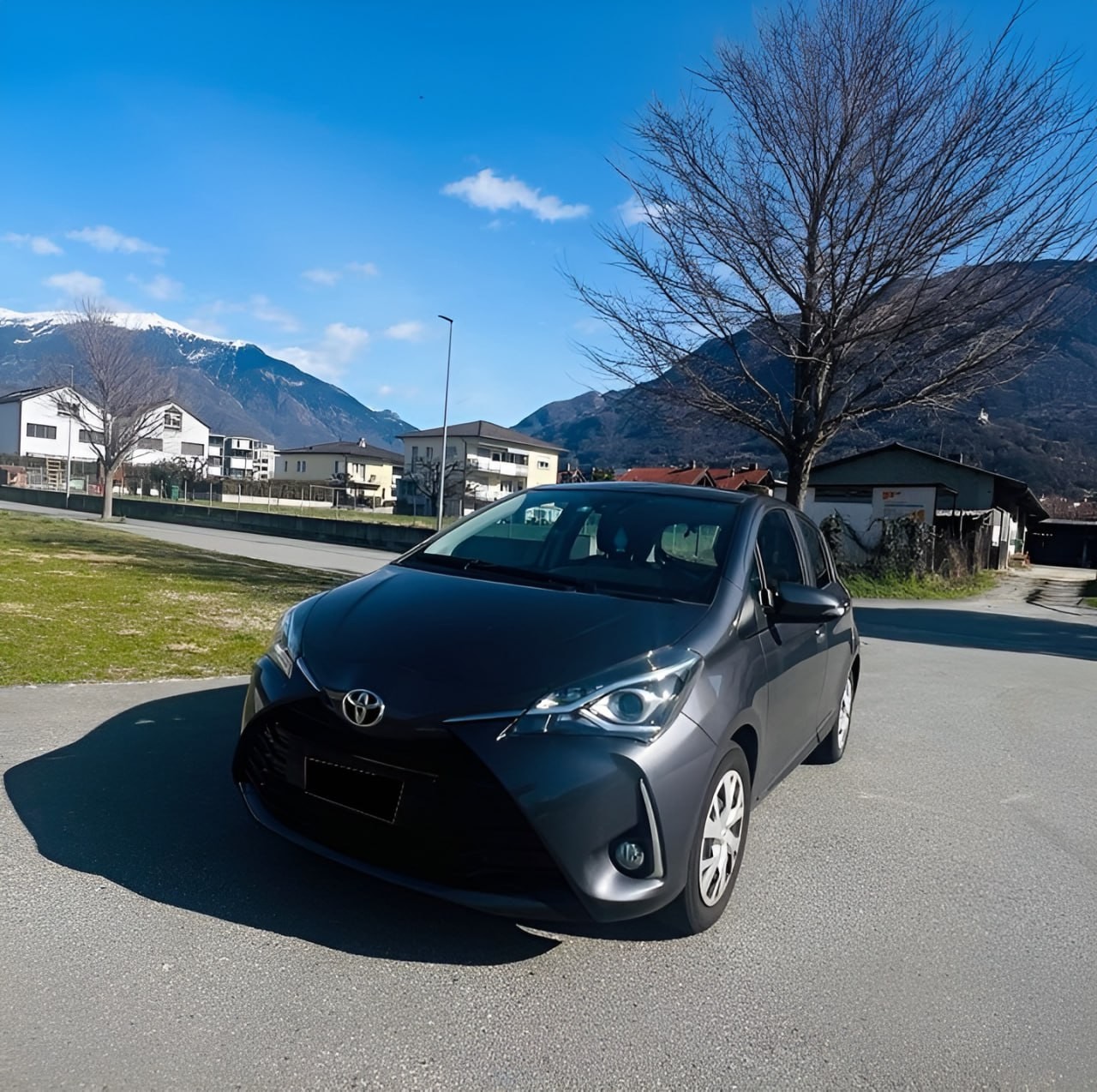 TOYOTA YARIS-image-1