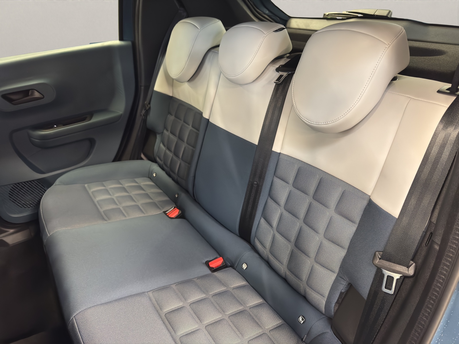 FIAT Grande Panda 1.2 Hybrid La Prima-image-8