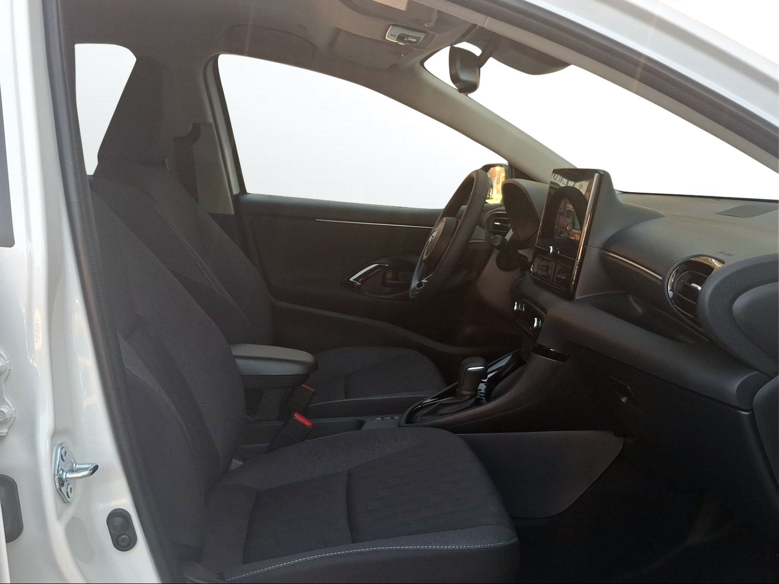 TOYOTA Yaris 1.5 Trend e-CVT-image-10