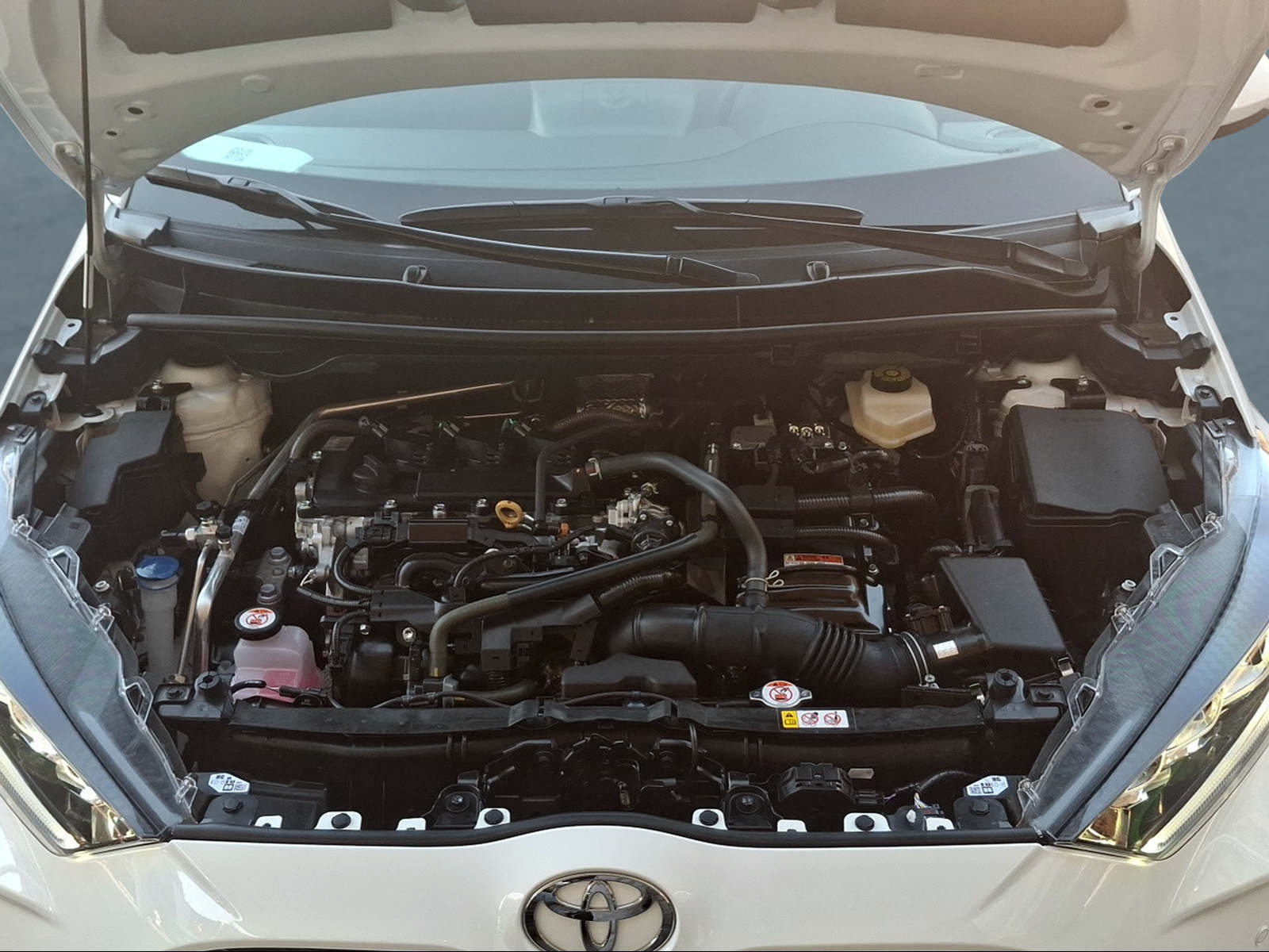 TOYOTA Yaris 1.5 Trend e-CVT-image-13