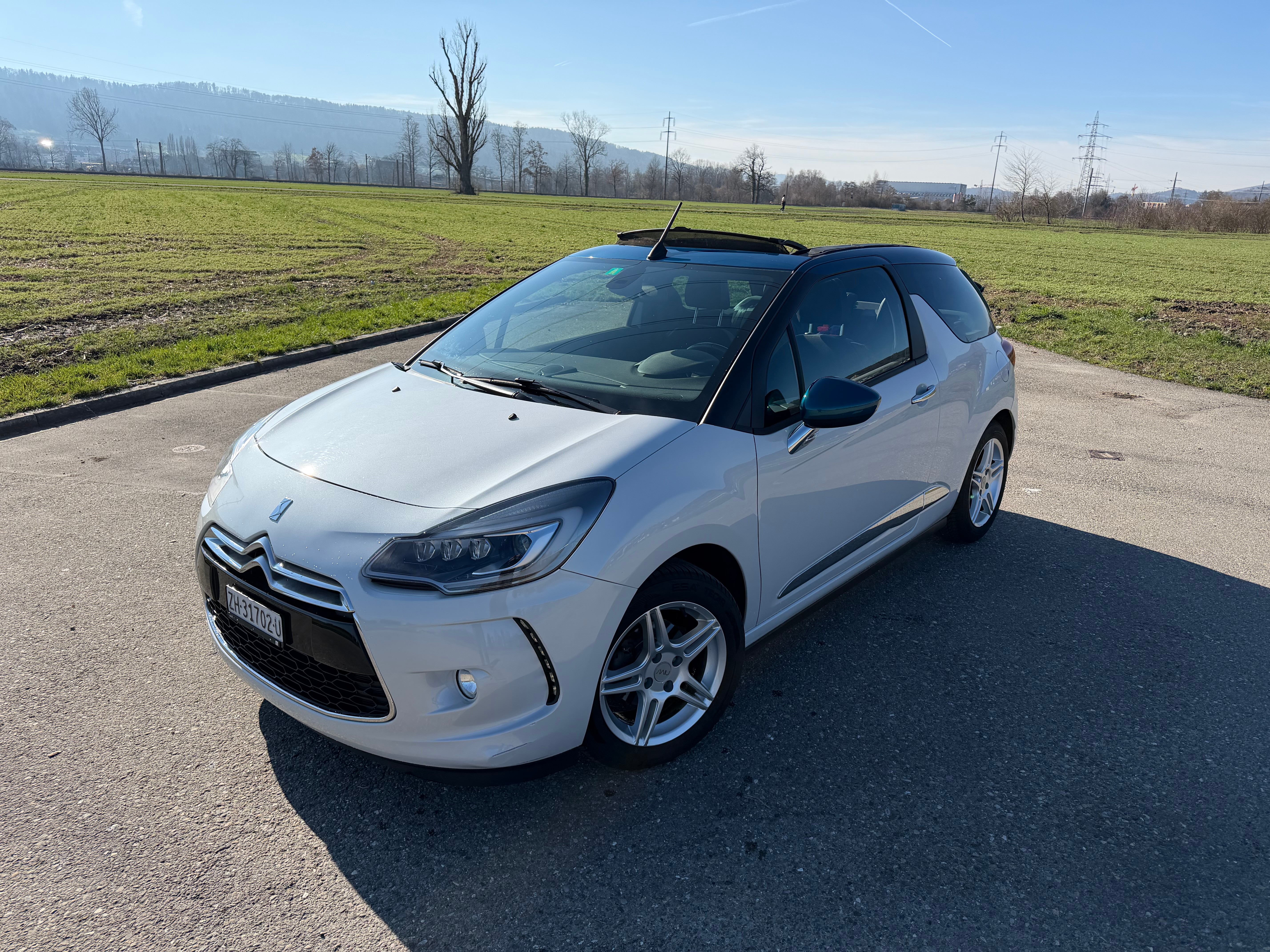Car photo