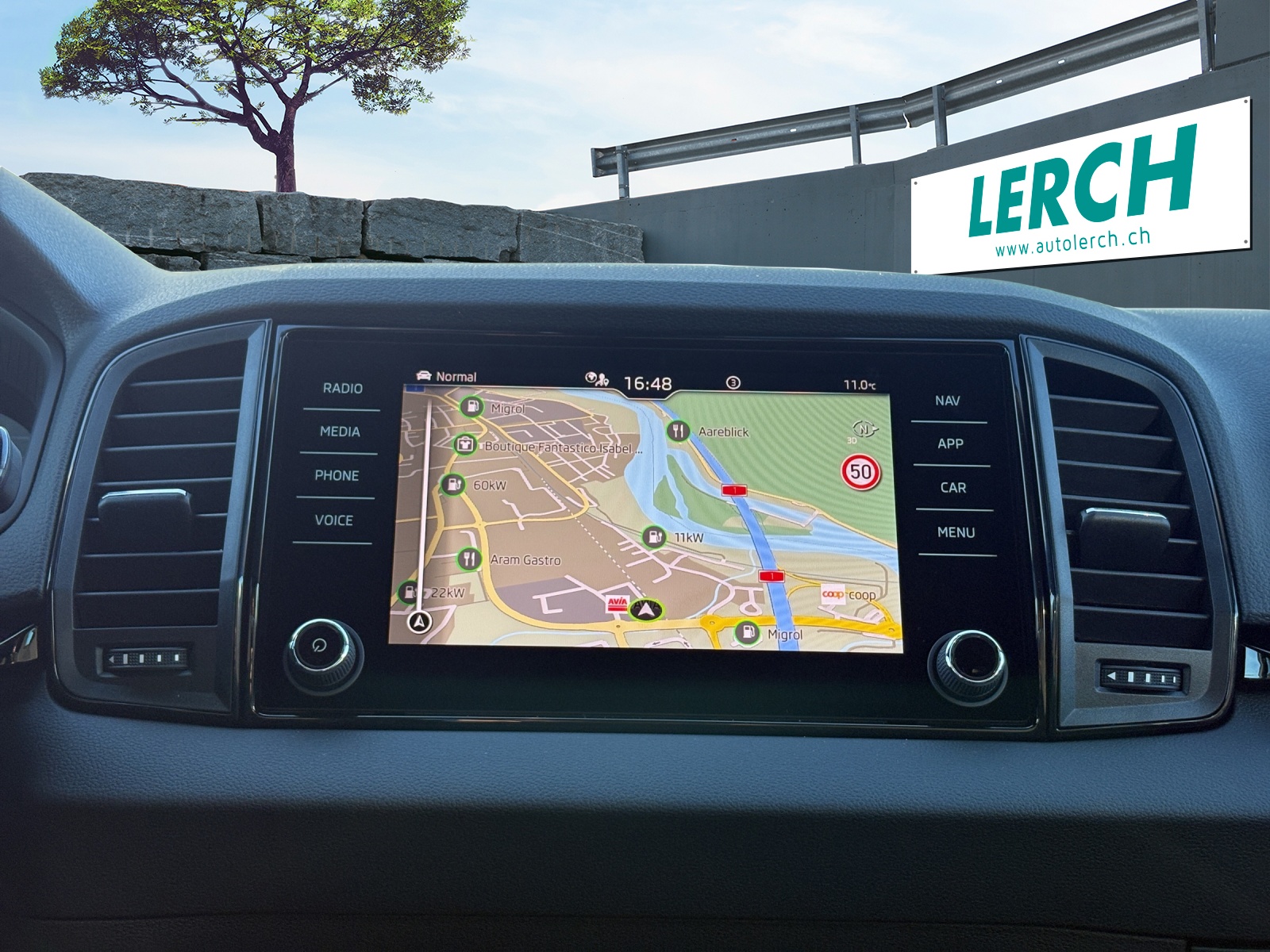 SKODA Karoq 2.0 TSI Dynamic Limited Edition 4x4 DSG-image-12