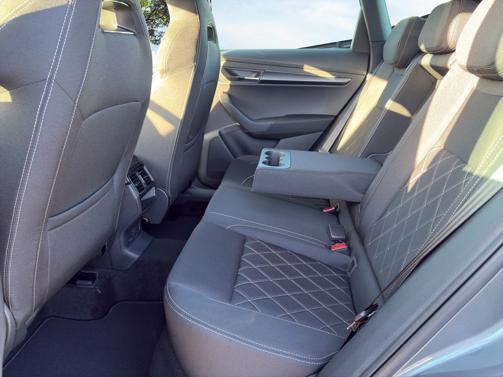 SKODA Karoq 2.0 TSI Dynamic Limited Edition 4x4 DSG-image-7