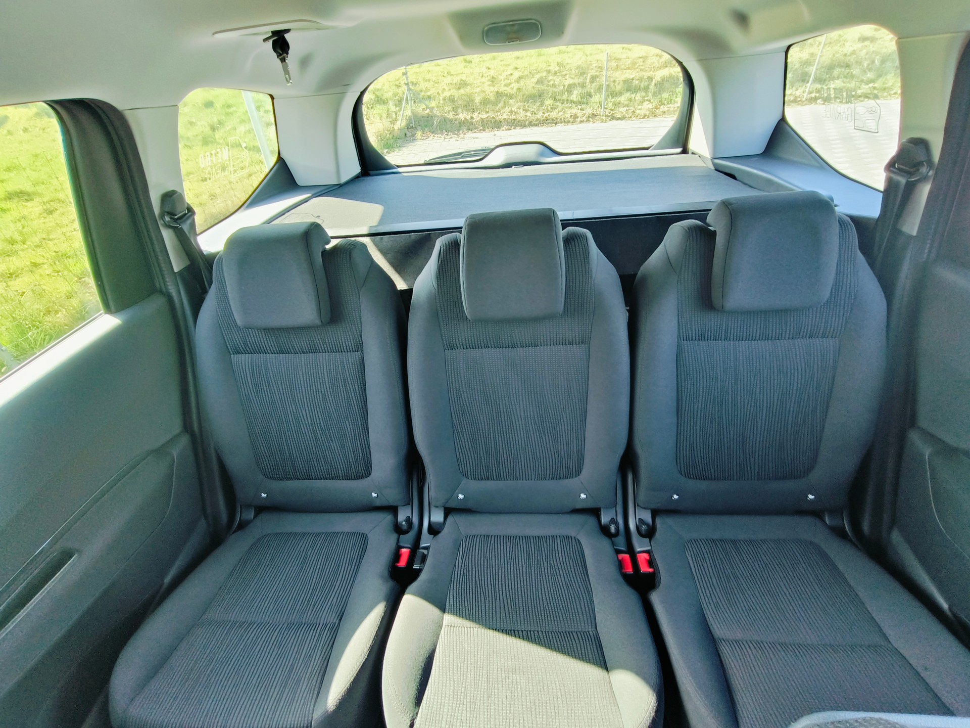 PEUGEOT 5008 1.6 16V VTI Sport-image-12