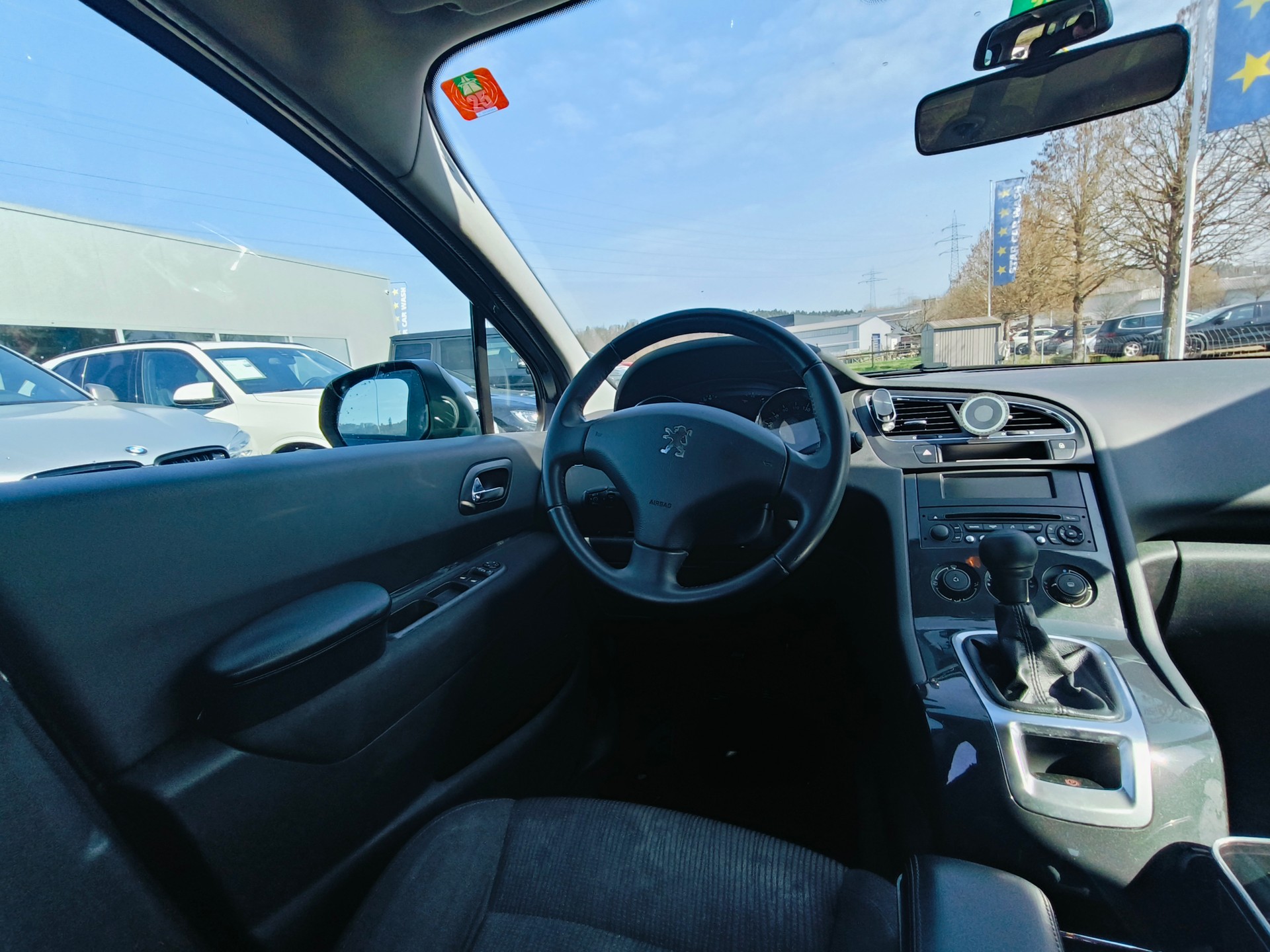 PEUGEOT 5008 1.6 16V VTI Sport-image-9