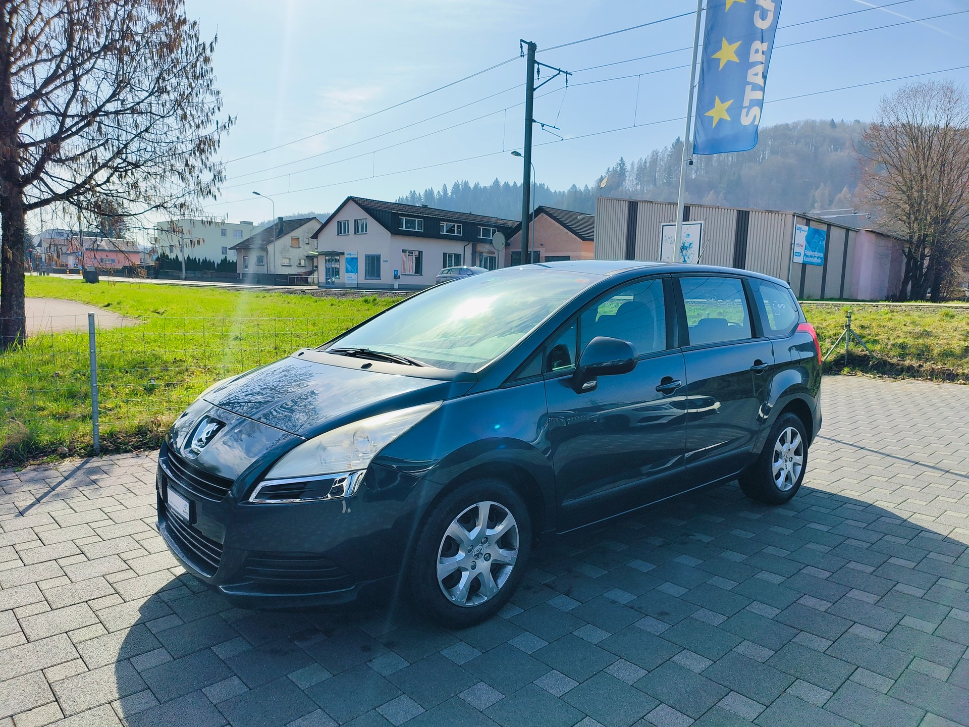 PEUGEOT 5008 1.6 16V VTI Sport-image-0