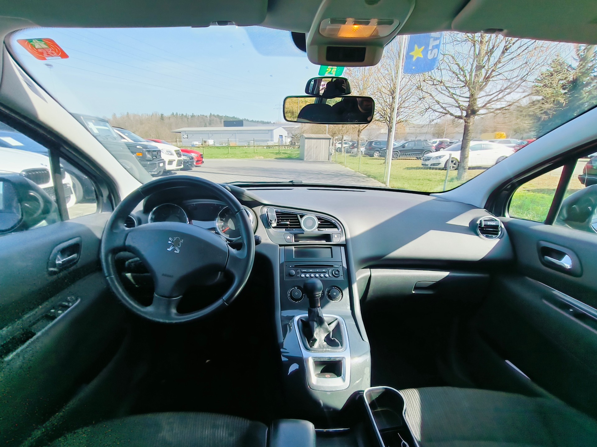 PEUGEOT 5008 1.6 16V VTI Sport-image-10