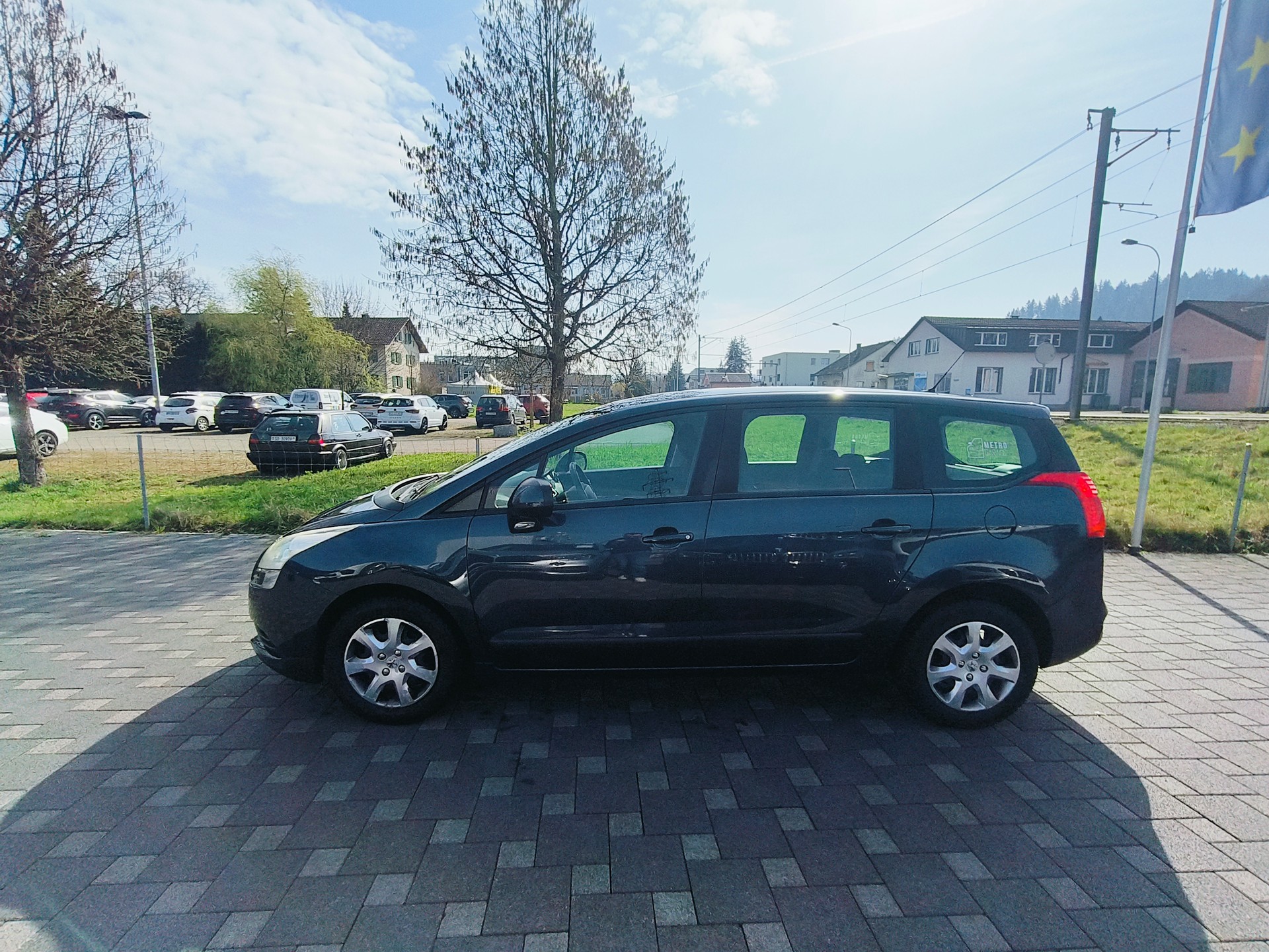 PEUGEOT 5008 1.6 16V VTI Sport-image-1