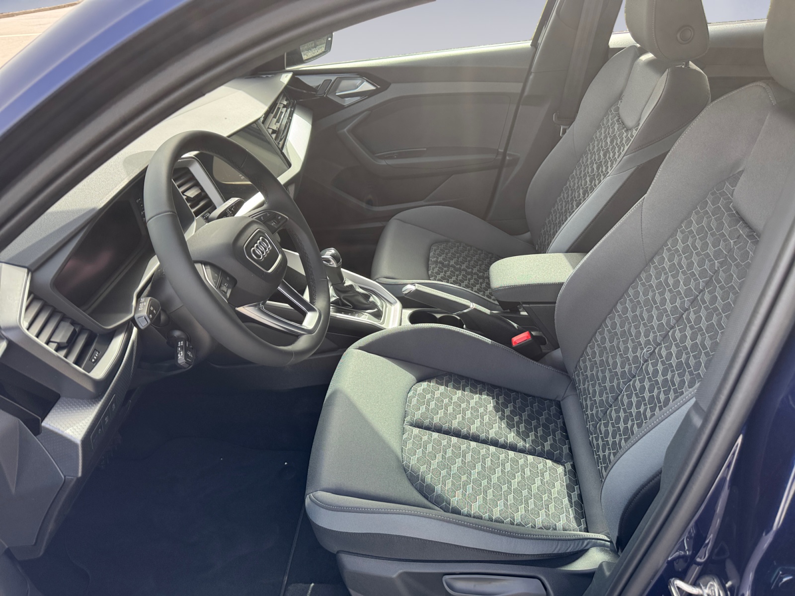 AUDI A1 Sportback 30 TFSI Attraction S-tronic-image-8