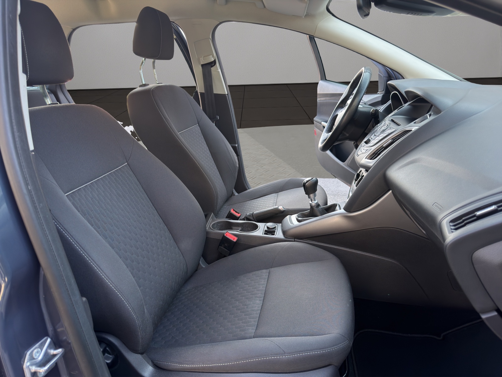 FORD Focus 1.0 SCTi Trend-image-16