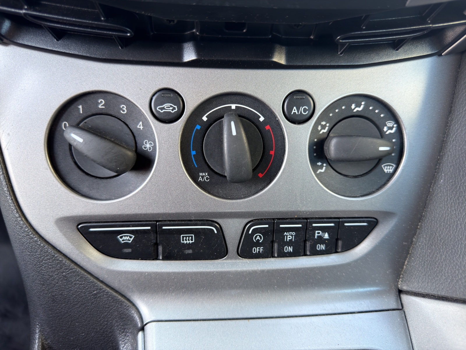 FORD Focus 1.0 SCTi Trend-image-15