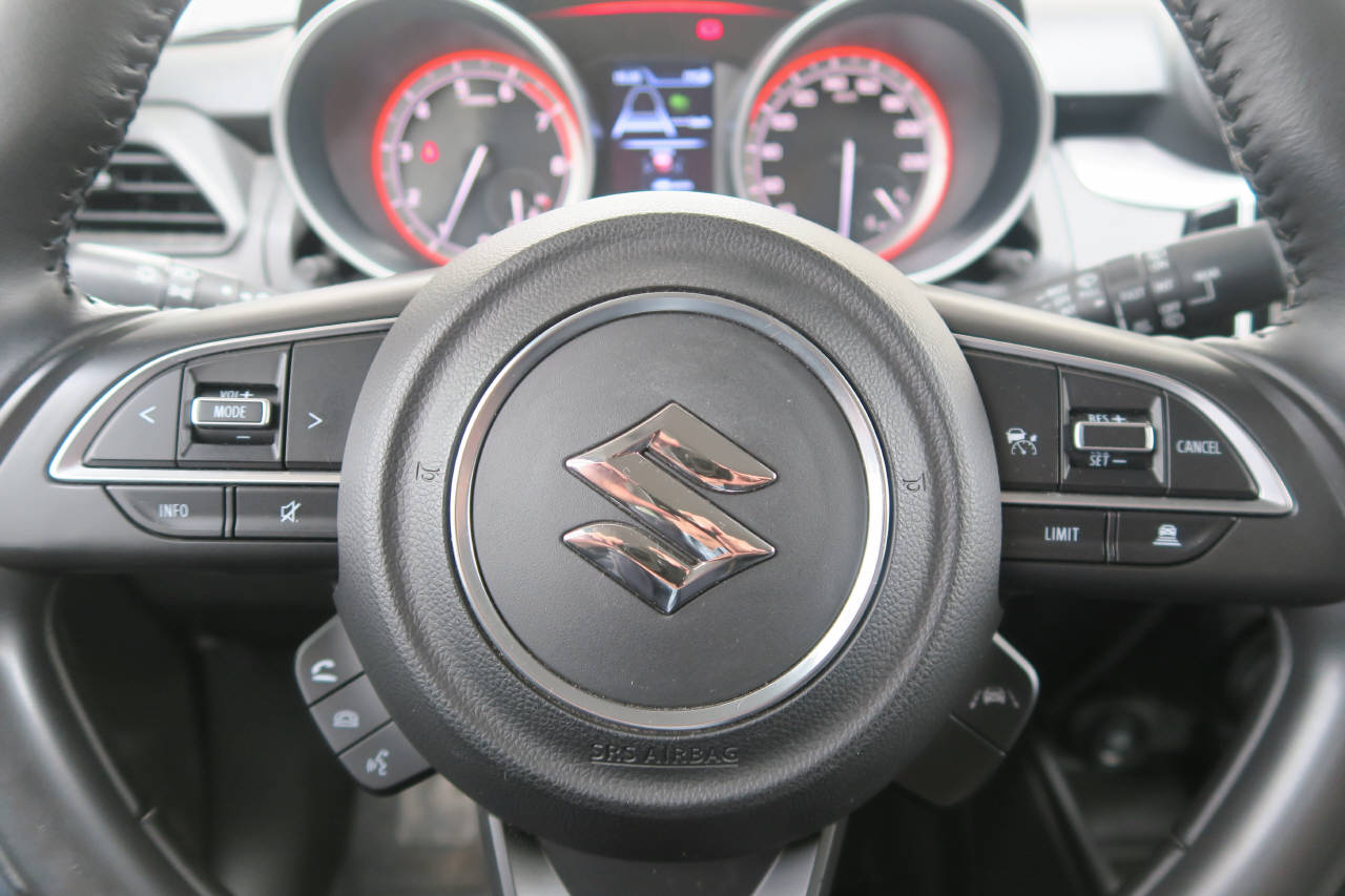 SUZUKI Swift 1.2 Compact Top Hybrid 4x4-image-5