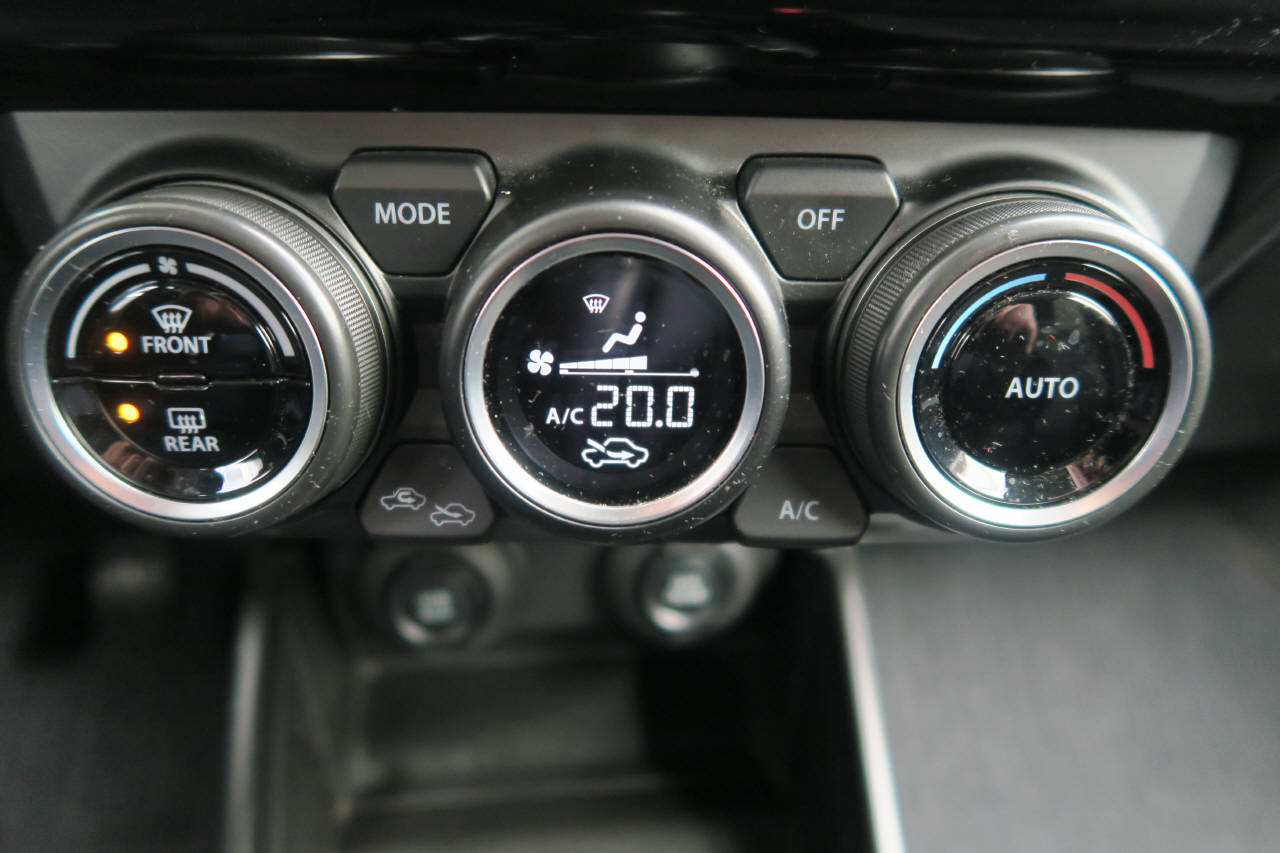 SUZUKI Swift 1.2 Compact Top Hybrid 4x4-image-11