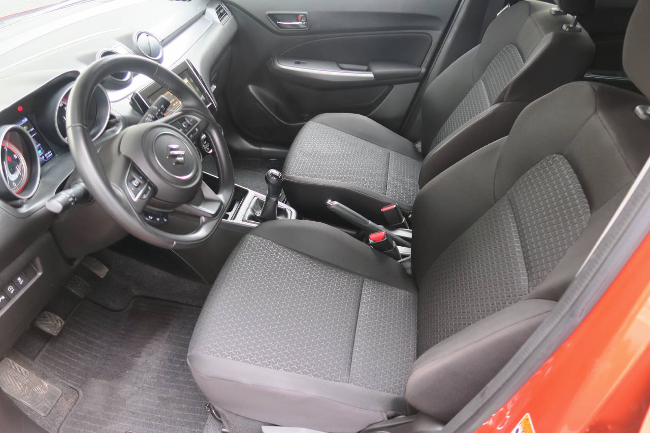 SUZUKI Swift 1.2 Compact Top Hybrid 4x4-image-3