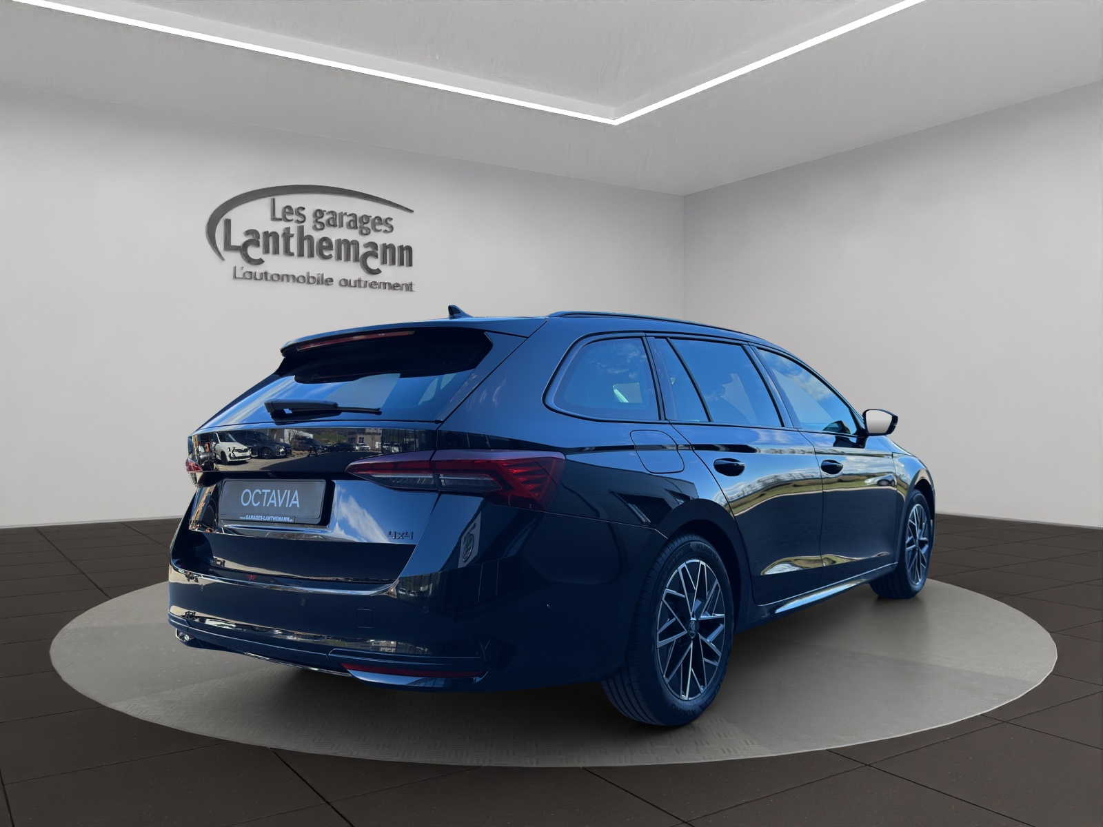 SKODA Octavia Combi 2.0 TSI DSG Dynamic 4x4-image-4