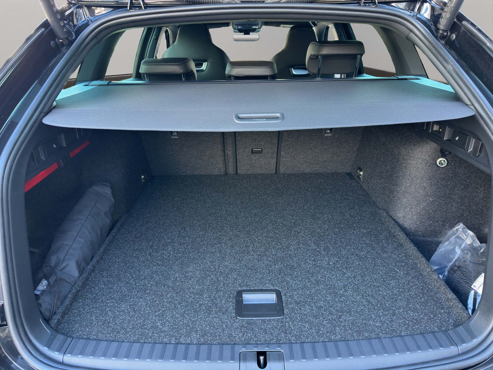 SKODA Octavia Combi 2.0 TSI DSG Dynamic 4x4-image-16