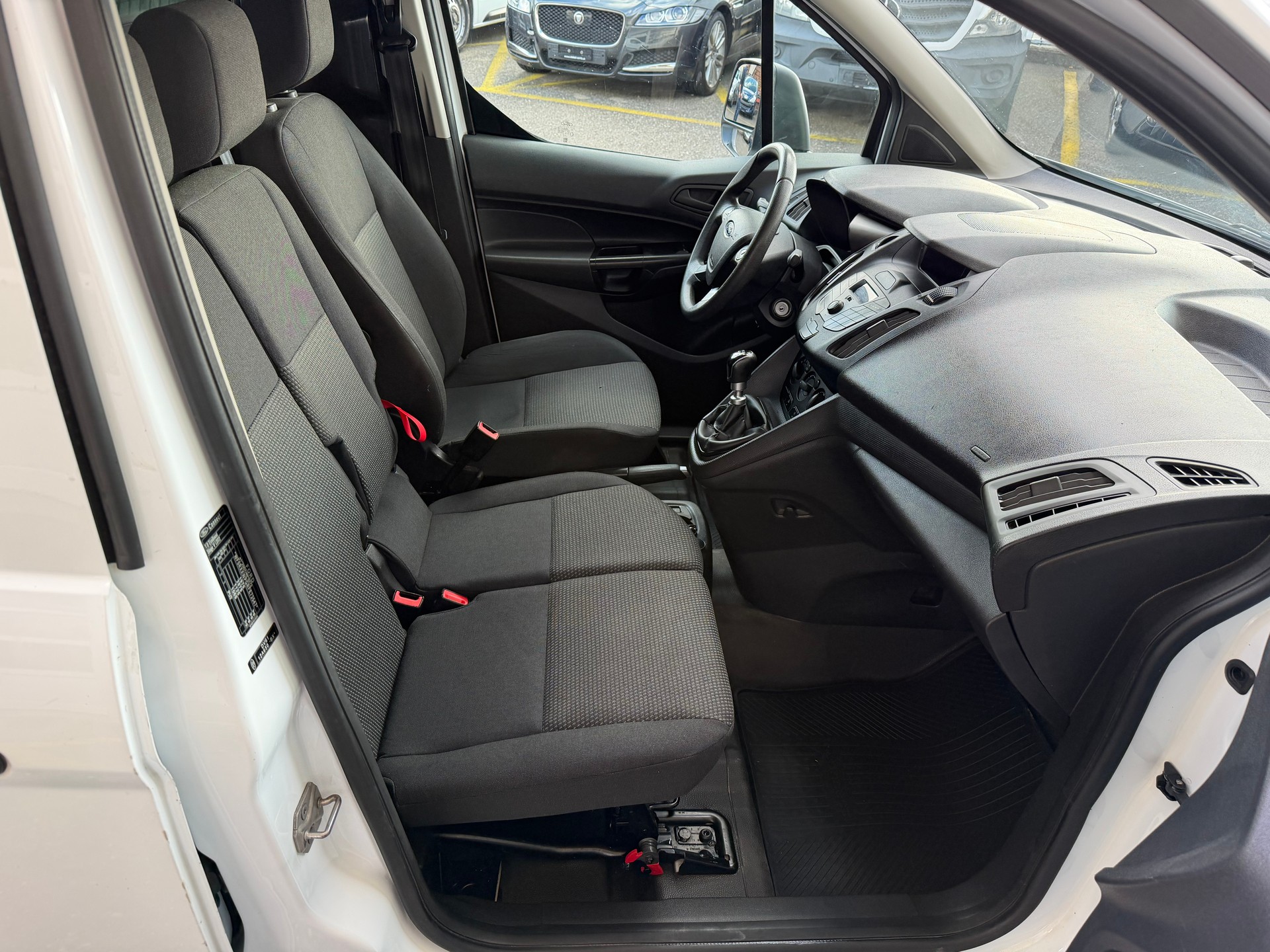 FORD Transit Connect Van T200 1.0 EcoBoost Trend-image-11